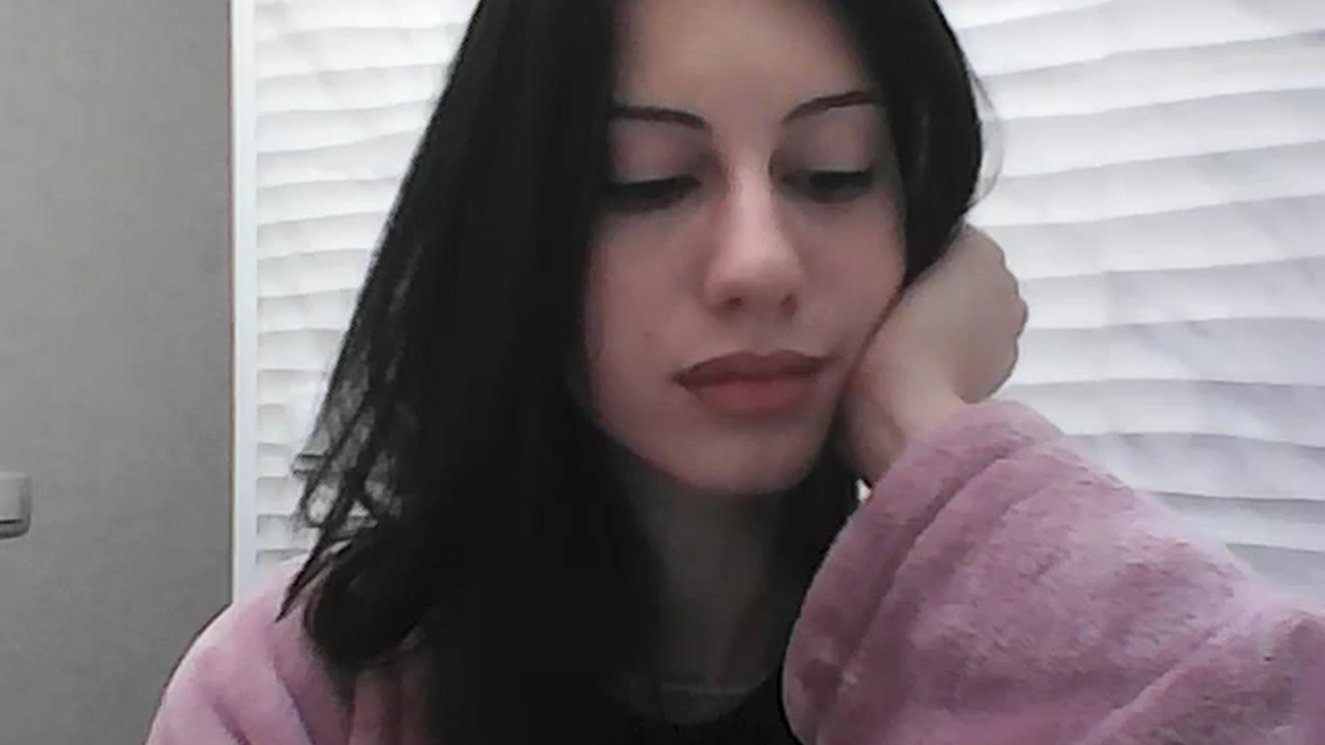 Gallery image thumbnail from Auroraa's myfreecams stream on, 11/20/2025, 13:53 image 15 of 20