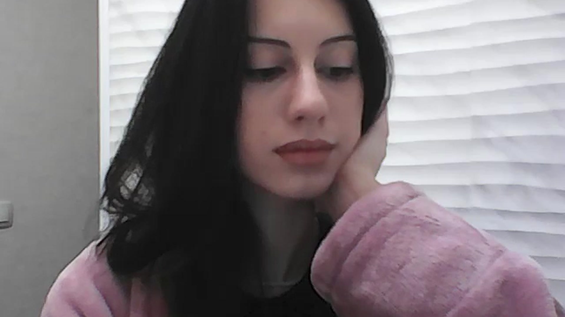 Gallery image thumbnail from Auroraa's myfreecams stream on, 11/20/2025, 13:53 image 16 of 20