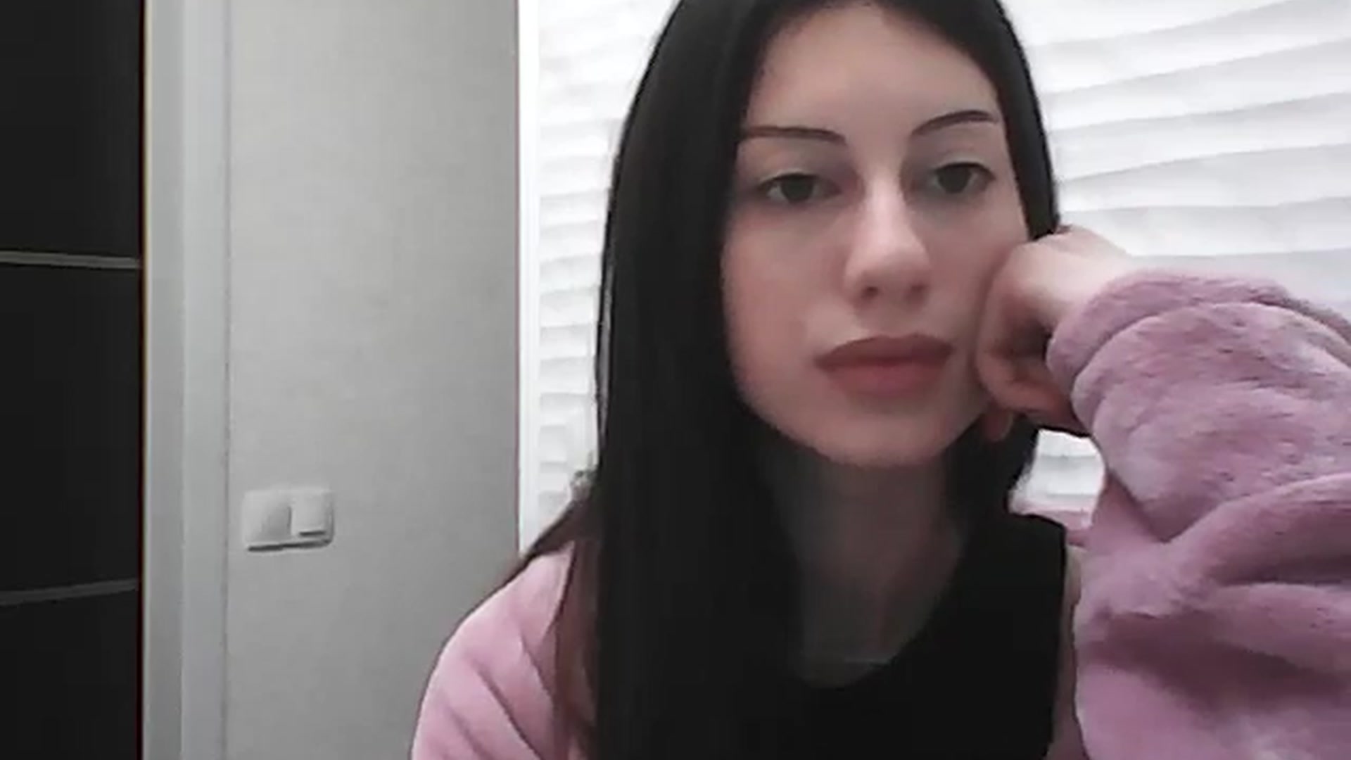 Gallery image thumbnail from Auroraa's myfreecams stream on, 11/20/2025, 13:53 image 10 of 20