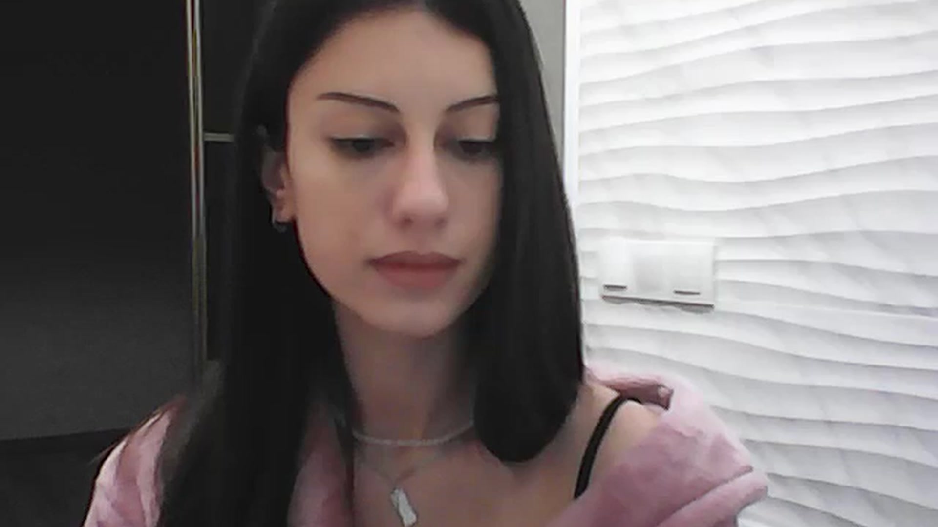 Gallery image thumbnail from Auroraa's myfreecams stream on, 11/21/2025, 13:59 image 9 of 20