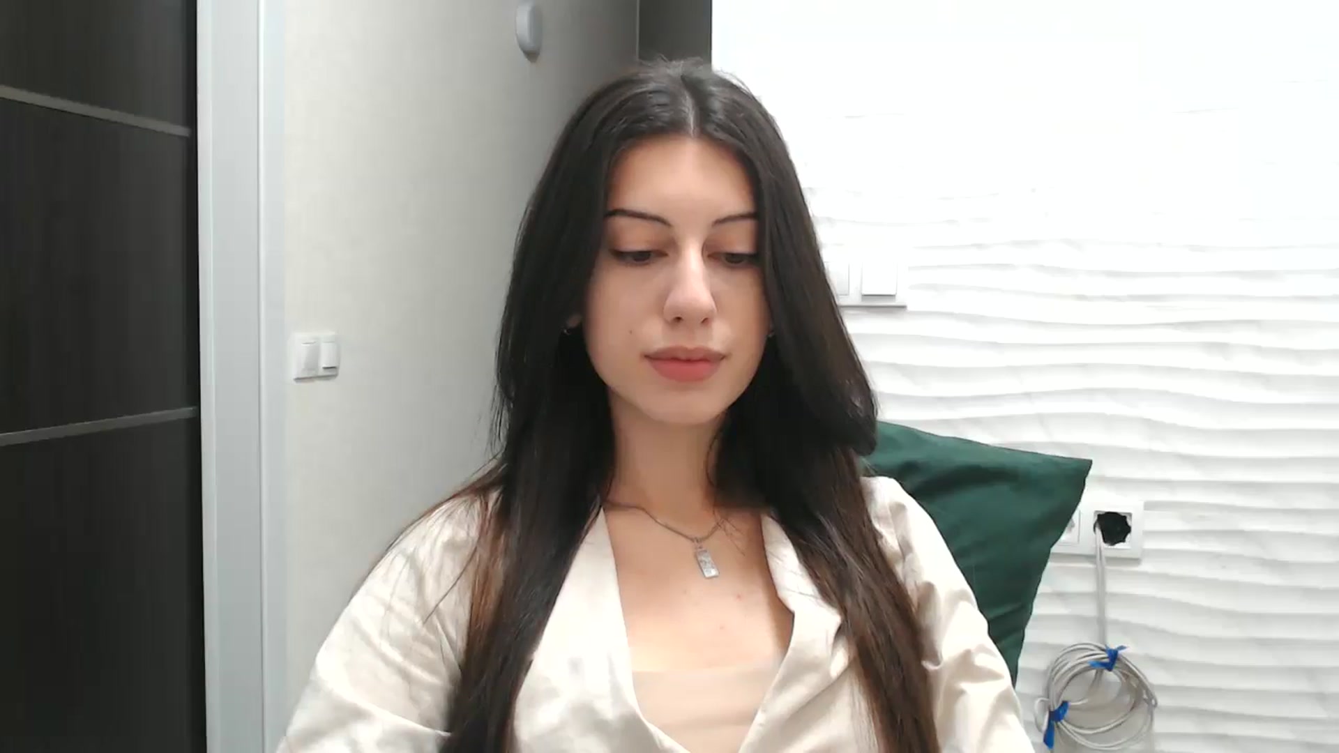 Gallery image thumbnail from Auroraa's myfreecams stream on, 12/02/2025, 15:01 image 18 of 20
