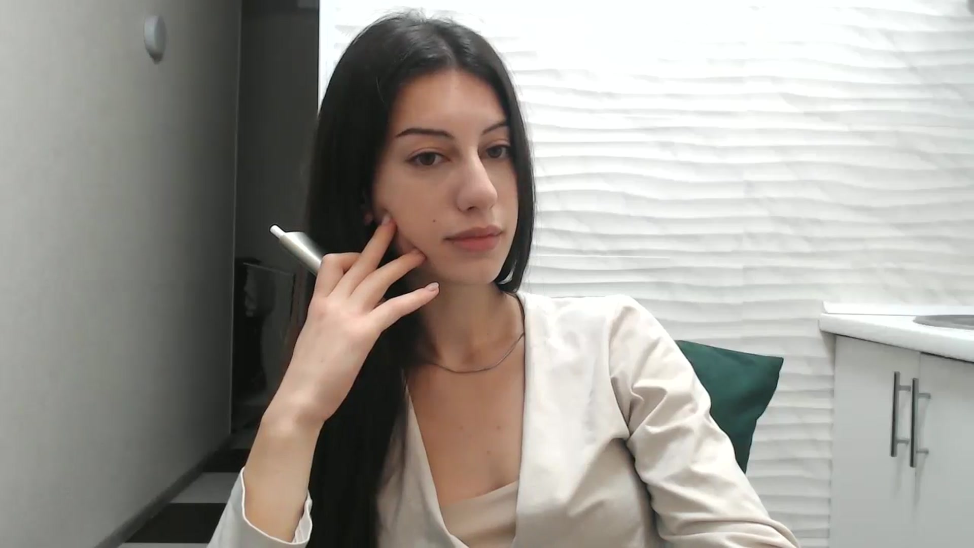 Gallery image thumbnail from Auroraa's myfreecams stream on, 12/02/2025, 15:01 image 3 of 20