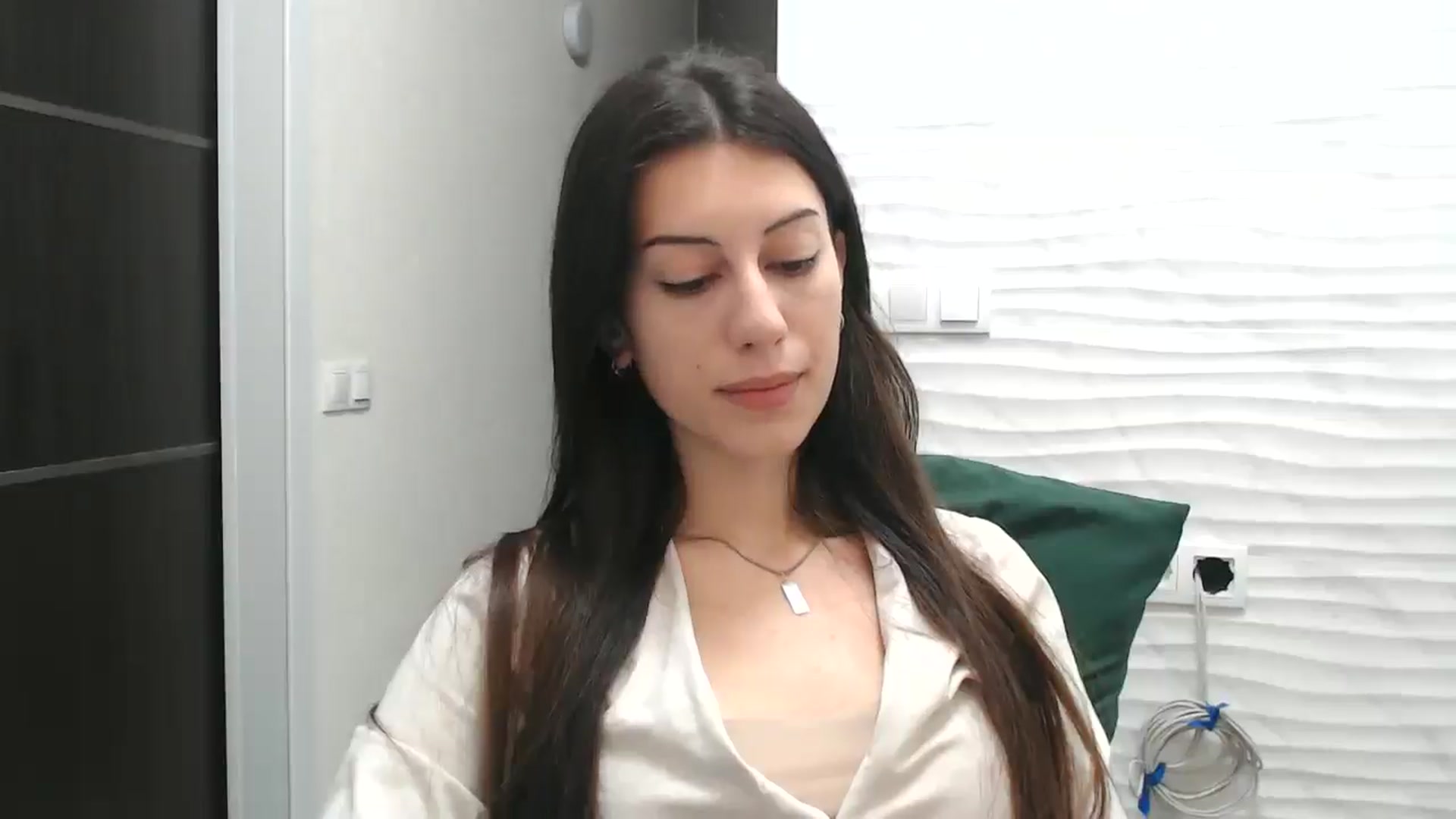 Gallery image thumbnail from Auroraa's myfreecams stream on, 12/02/2025, 15:01 image 11 of 20