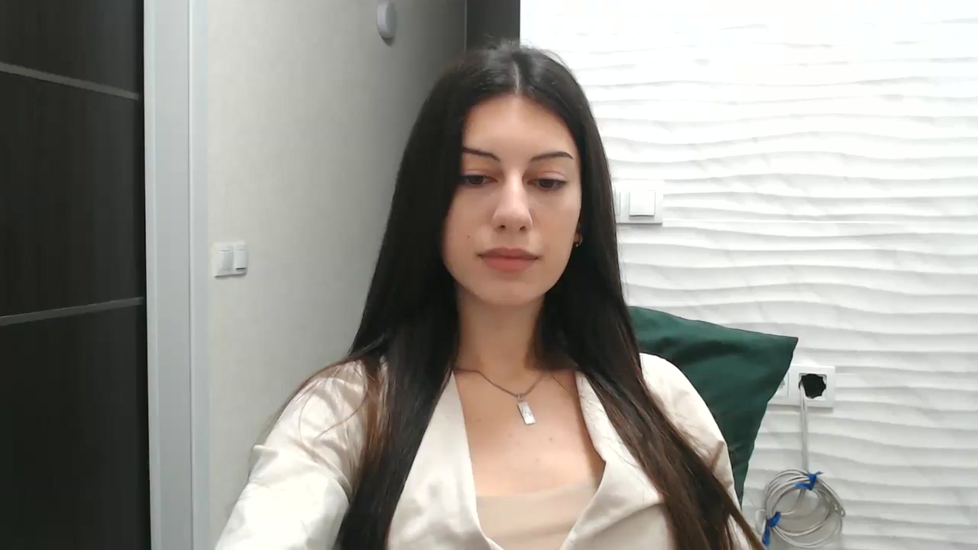 Gallery image thumbnail from Auroraa's myfreecams stream on, 12/02/2025, 15:01 image 17 of 20
