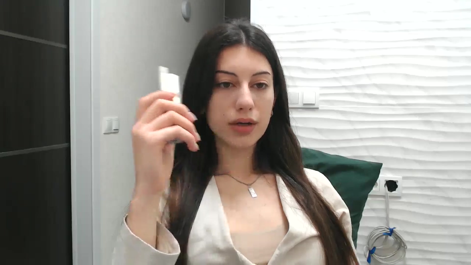 Gallery image thumbnail from Auroraa's myfreecams stream on, 12/02/2025, 15:01 image 13 of 20