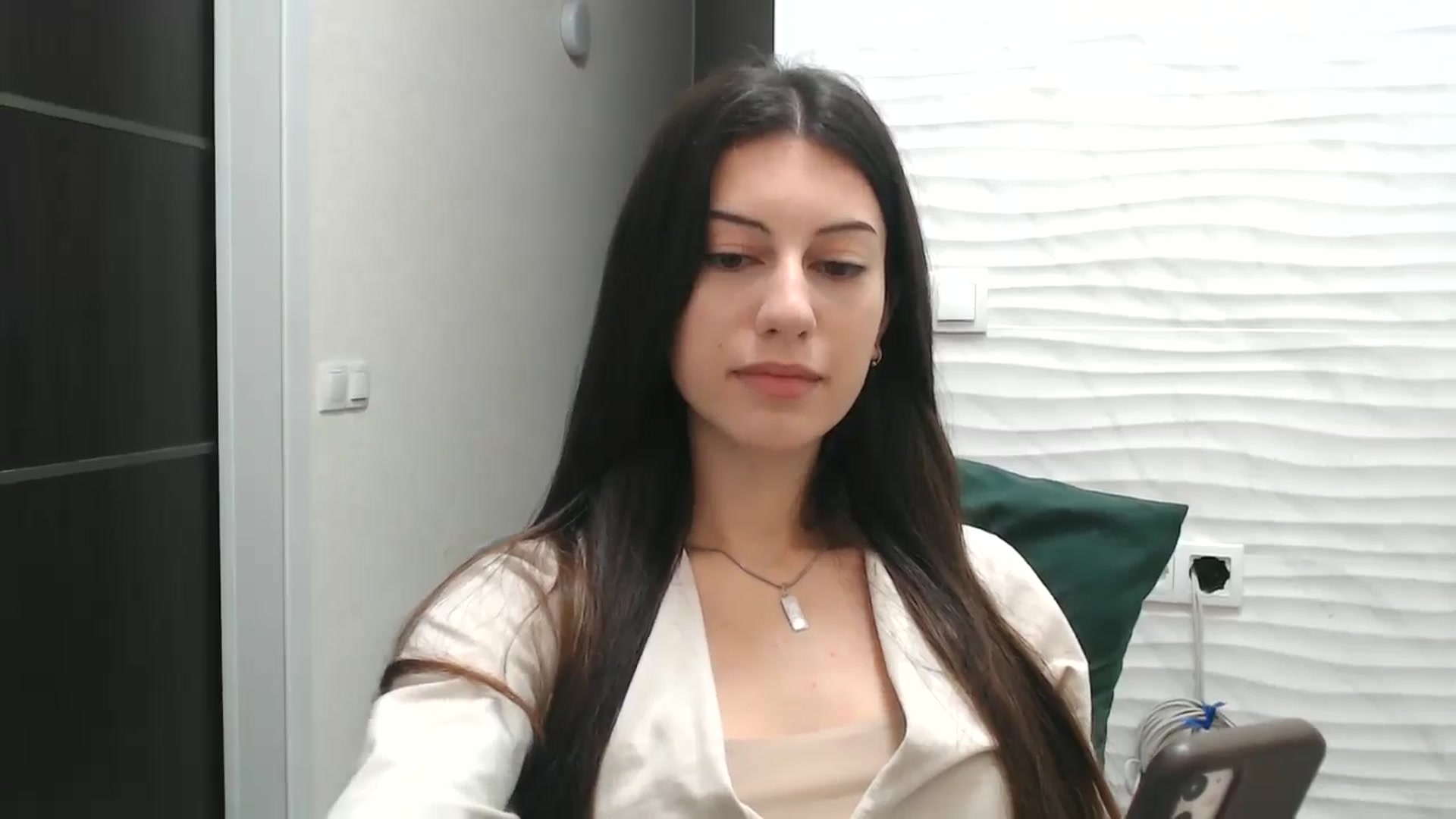 Gallery image thumbnail from Auroraa's myfreecams stream on, 12/02/2025, 15:01 image 14 of 20