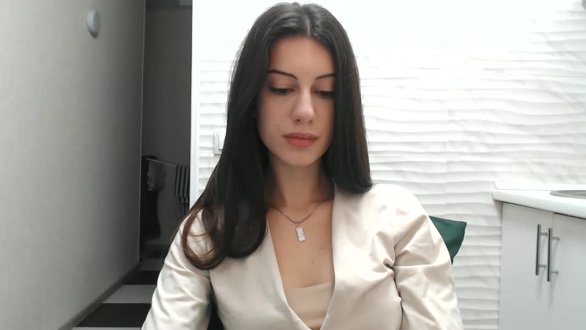 Gallery image thumbnail from Auroraa's myfreecams stream on, 12/02/2025, 15:01 image 1 of 20