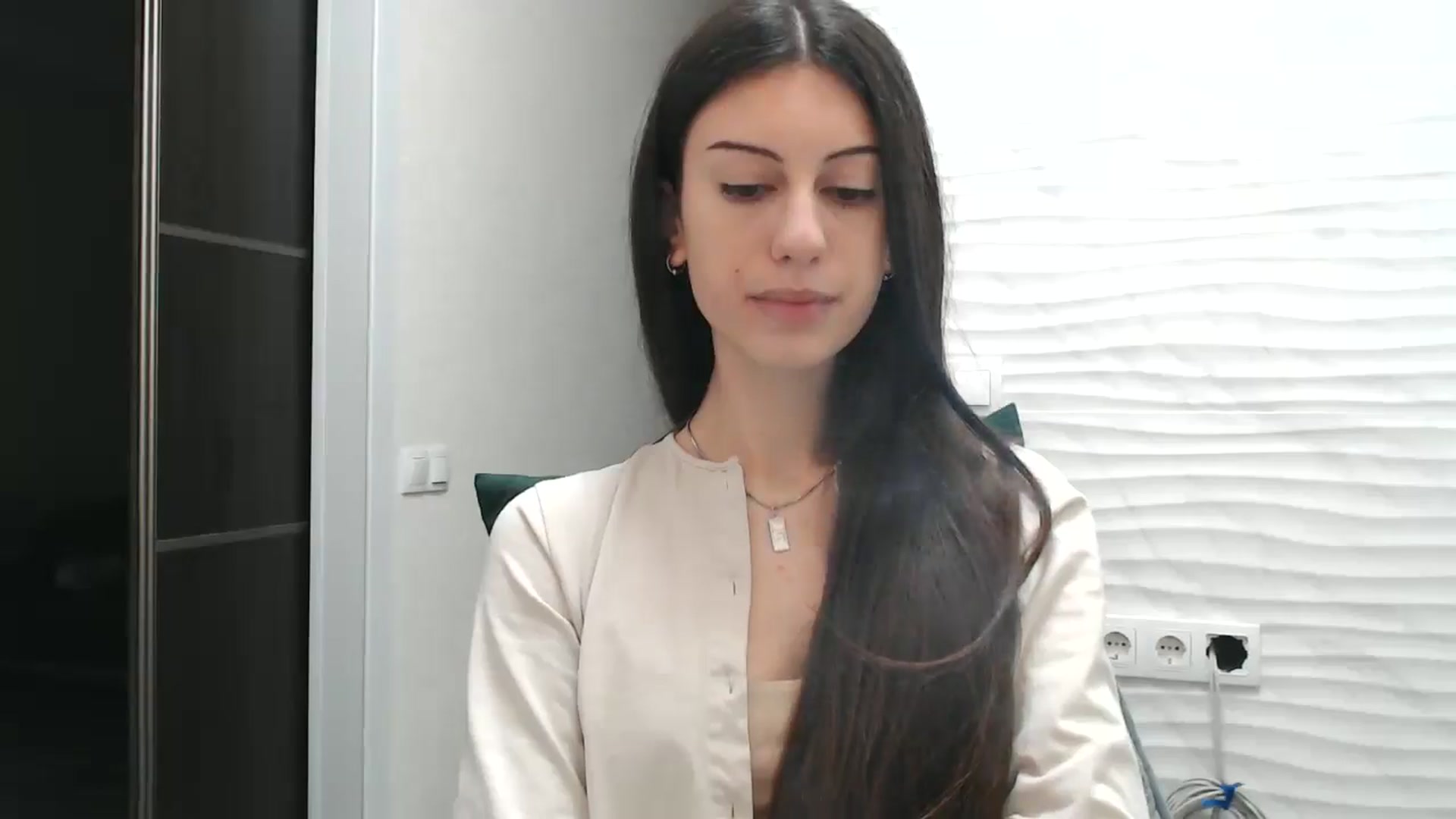 Gallery image thumbnail from Auroraa's myfreecams stream on, 12/04/2025, 13:47 image 2 of 20