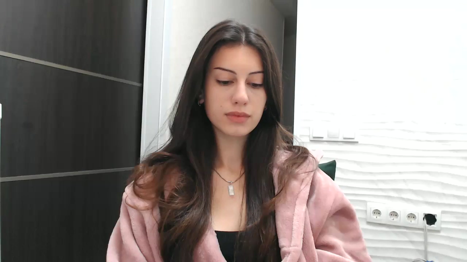 Gallery image thumbnail from Auroraa's myfreecams stream on, 12/05/2025, 14:25 image 4 of 20