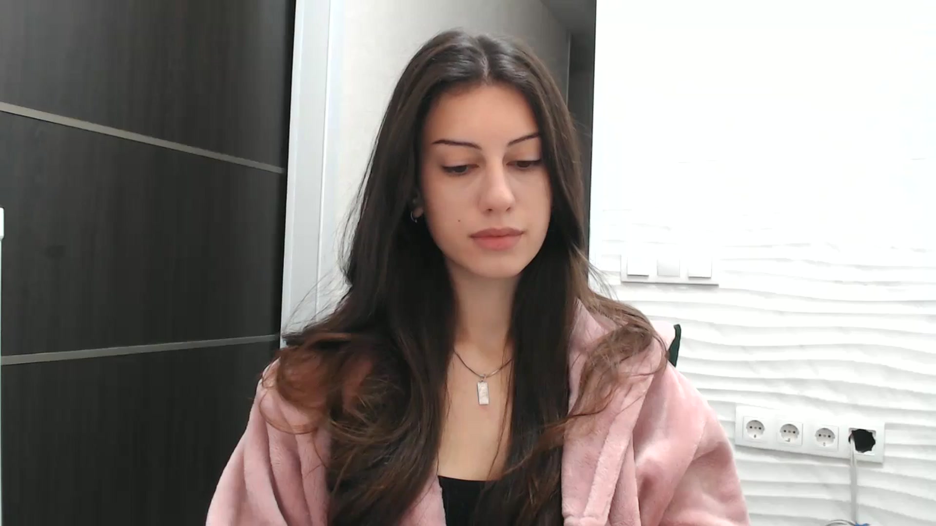 Gallery image thumbnail from Auroraa's myfreecams stream on, 12/05/2025, 14:25 image 7 of 20
