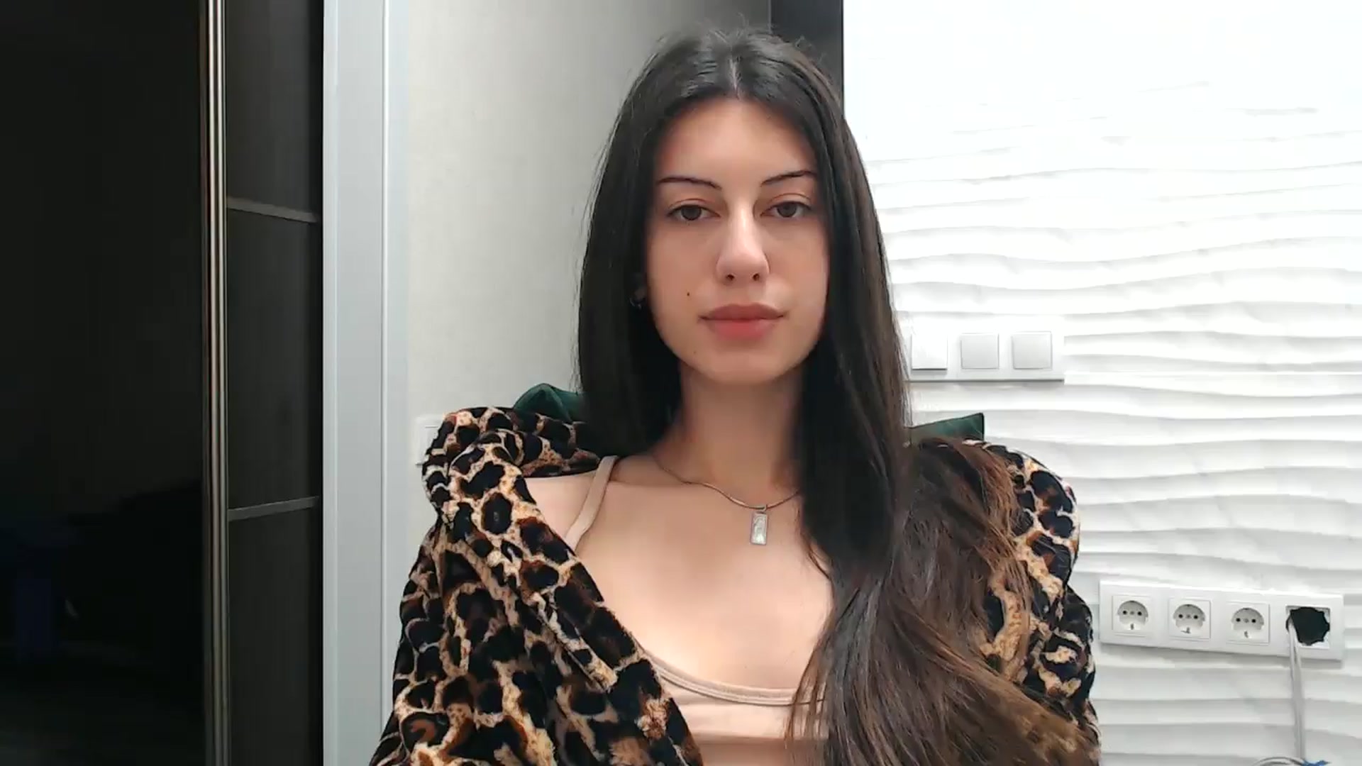 Gallery image thumbnail from Auroraa's myfreecams stream on, 12/09/2025, 22:42 image 16 of 20