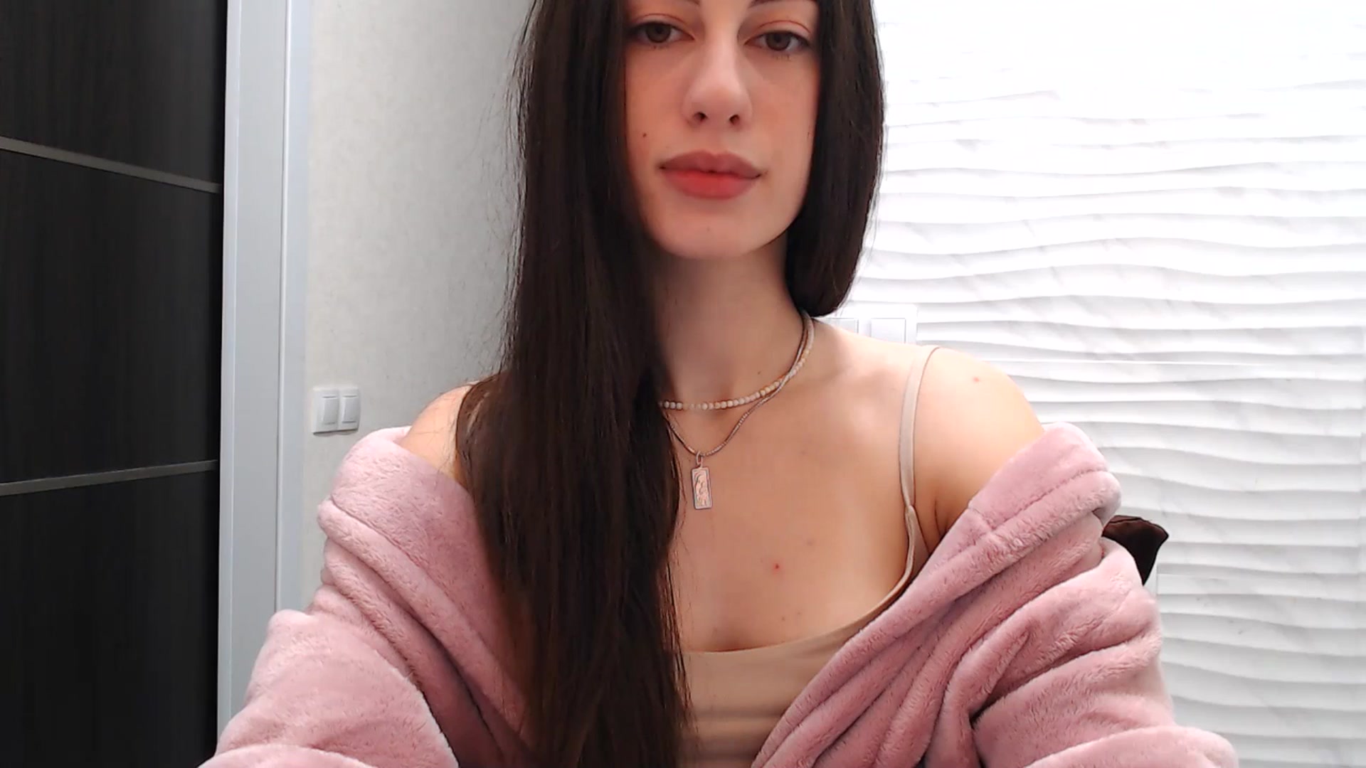 Gallery image thumbnail from Auroraa's myfreecams stream on, 12/25/2025, 12:18 image 9 of 20