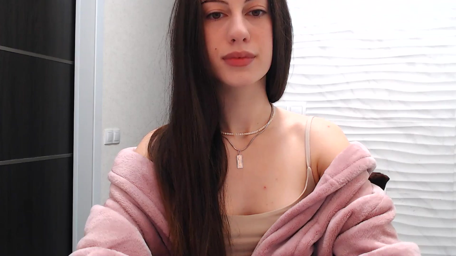Gallery image thumbnail from Auroraa's myfreecams stream on, 12/25/2025, 12:18 image 7 of 20