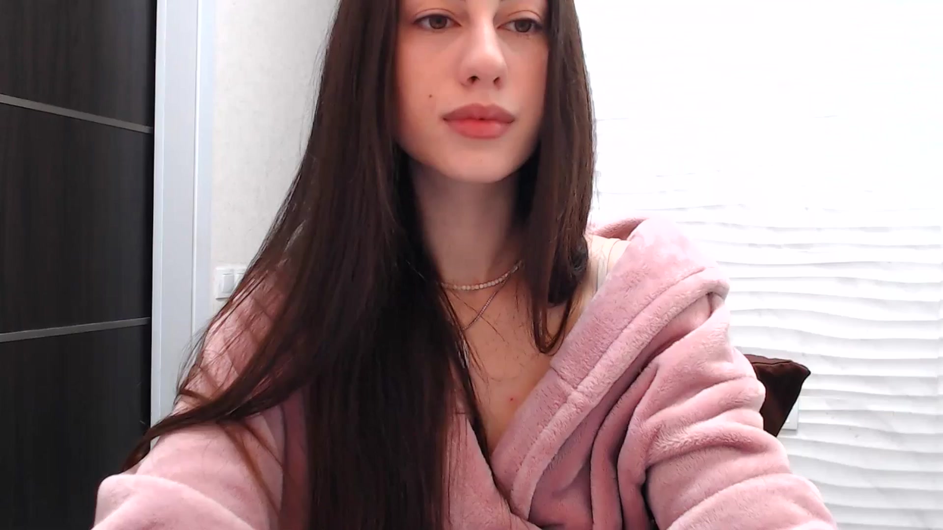 Gallery image thumbnail from Auroraa's myfreecams stream on, 12/25/2025, 12:18 image 1 of 20