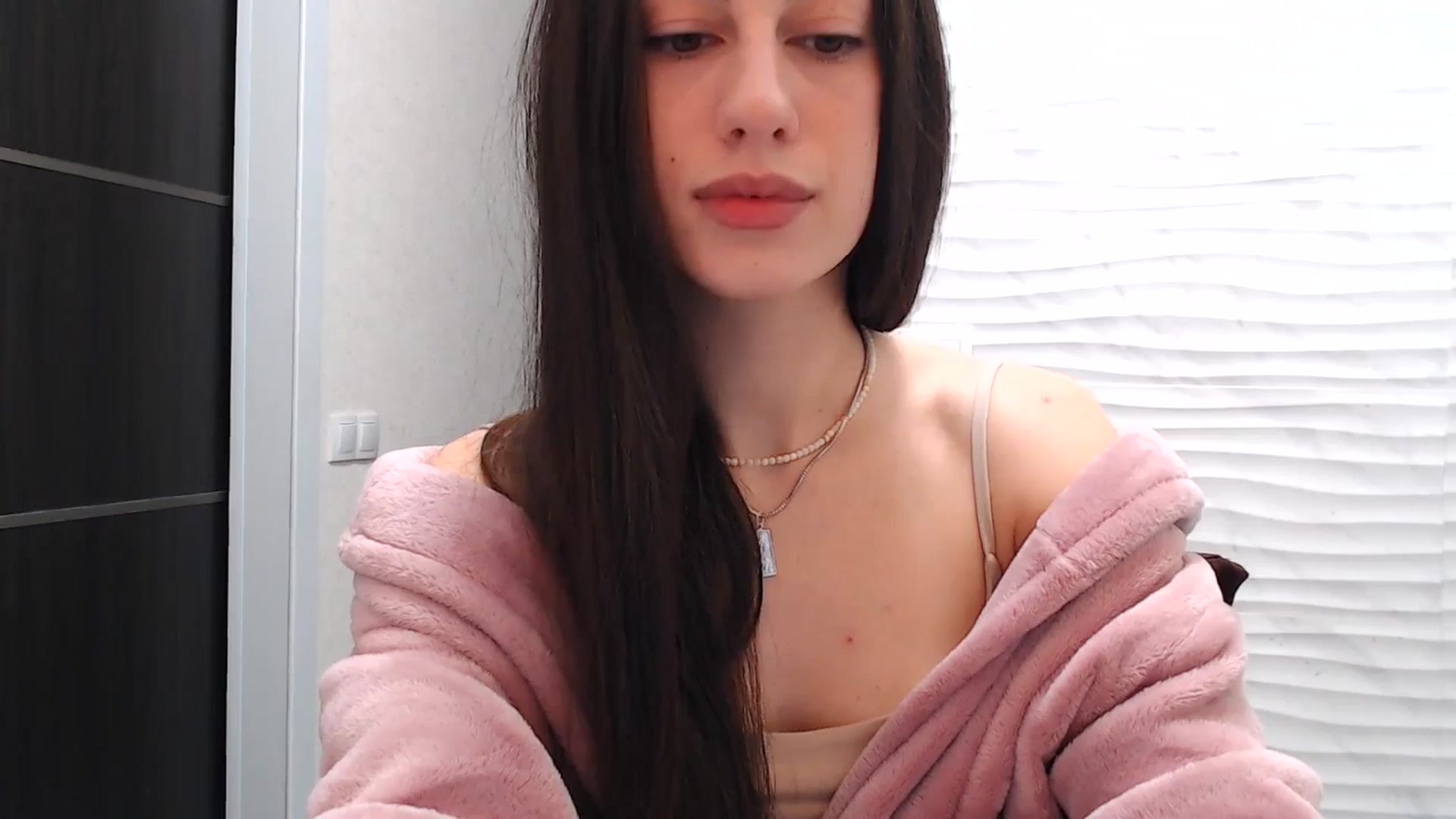 Gallery image thumbnail from Auroraa's myfreecams stream on, 12/25/2025, 12:18 image 10 of 20