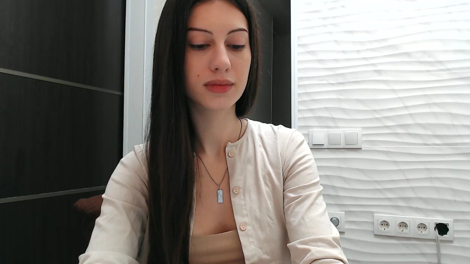 Gallery image thumbnail from Auroraa's myfreecams stream on, 01/07/2026, 13:00 image 9 of 20