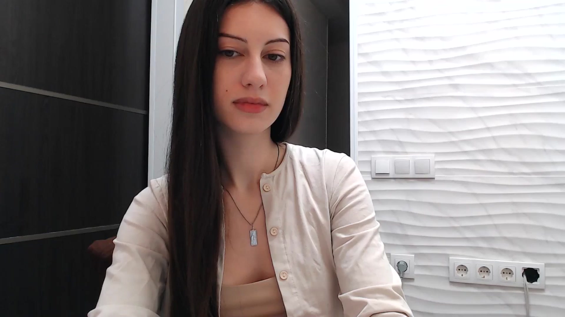 Gallery image thumbnail from Auroraa's myfreecams stream on, 01/07/2026, 13:00 image 10 of 20