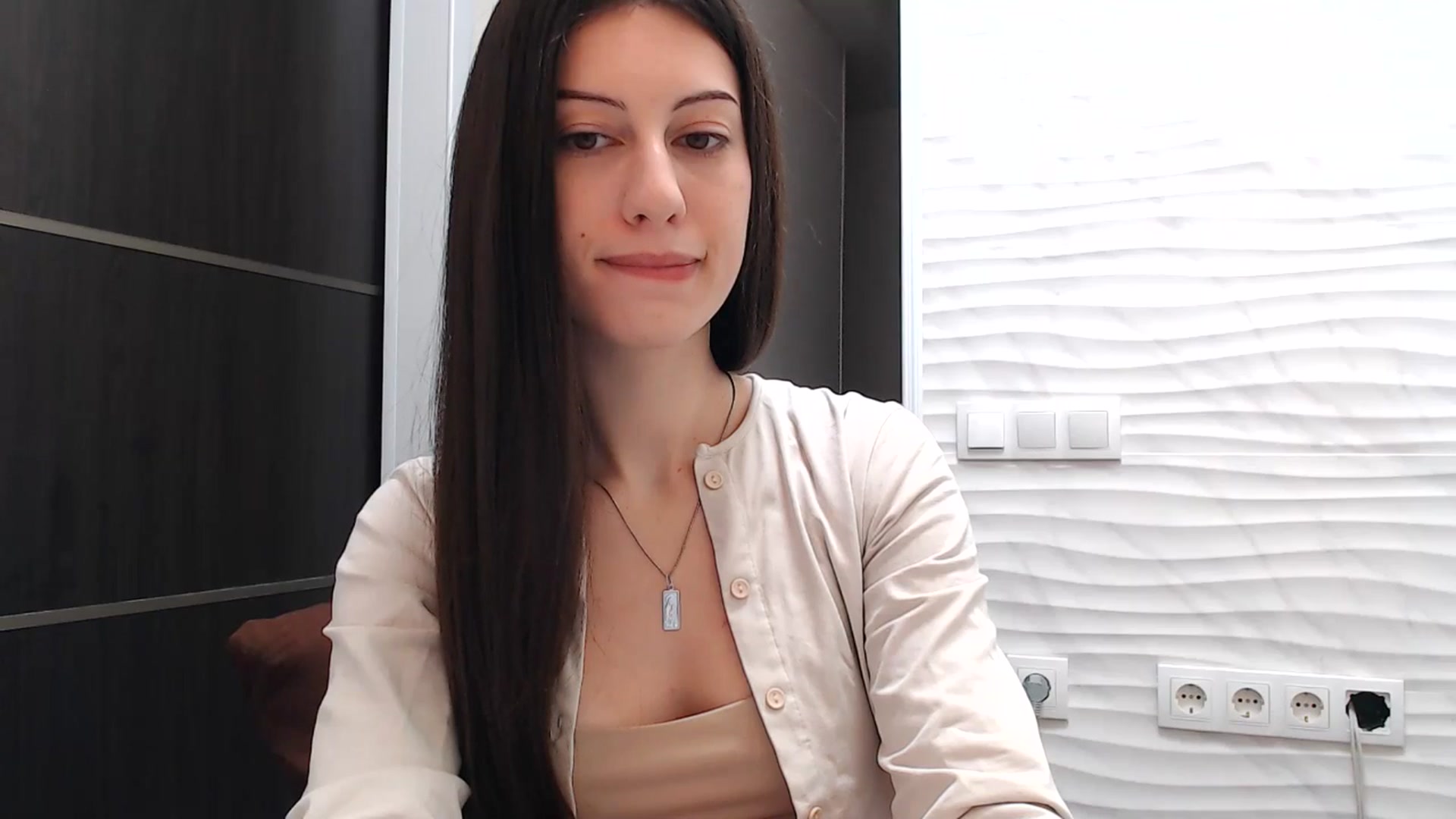 Gallery image thumbnail from Auroraa's myfreecams stream on, 01/07/2026, 13:00 image 7 of 20