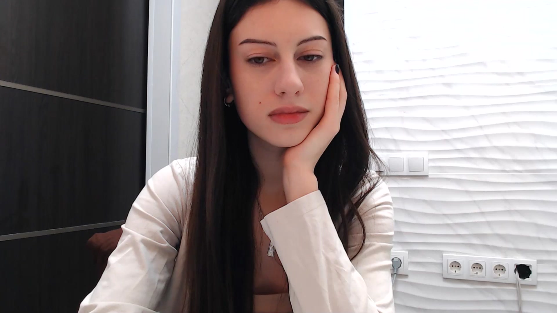 Gallery image thumbnail from Auroraa's myfreecams stream on, 01/07/2026, 13:00 image 4 of 20