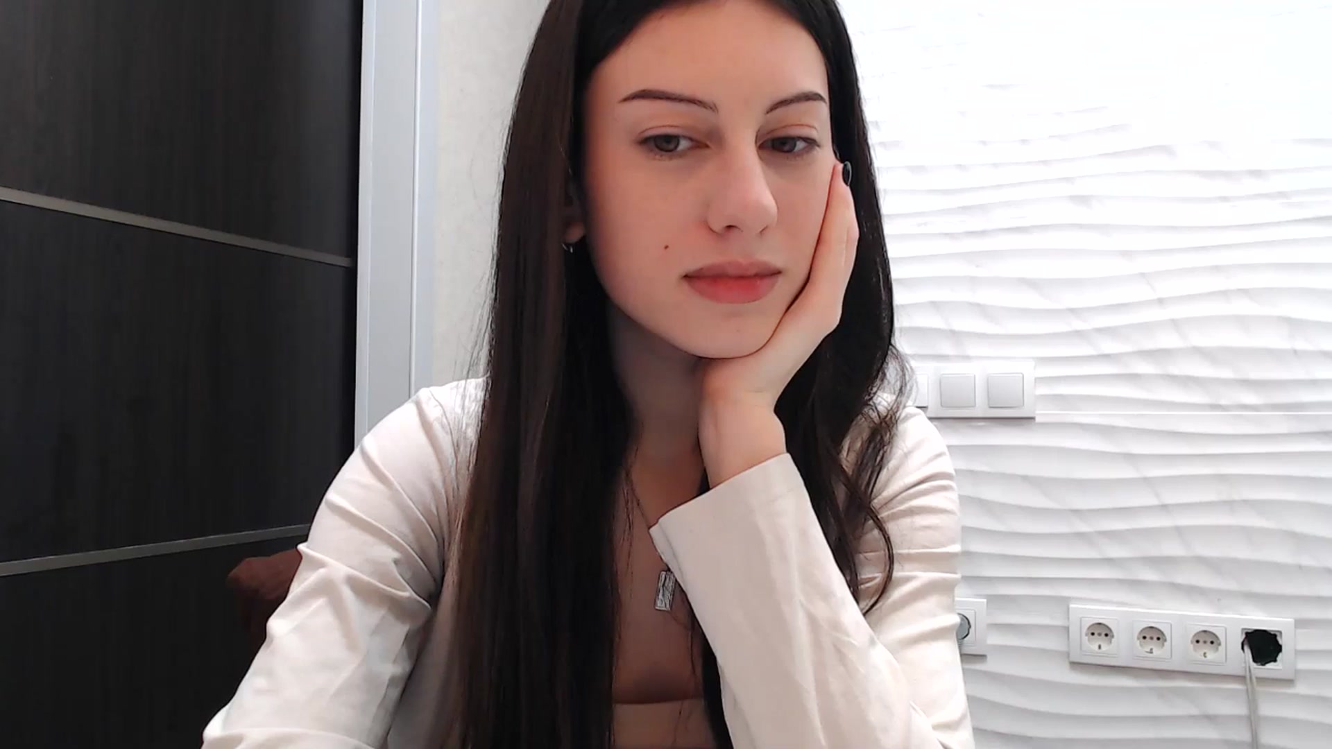 Gallery image thumbnail from Auroraa's myfreecams stream on, 01/07/2026, 13:00 image 2 of 20