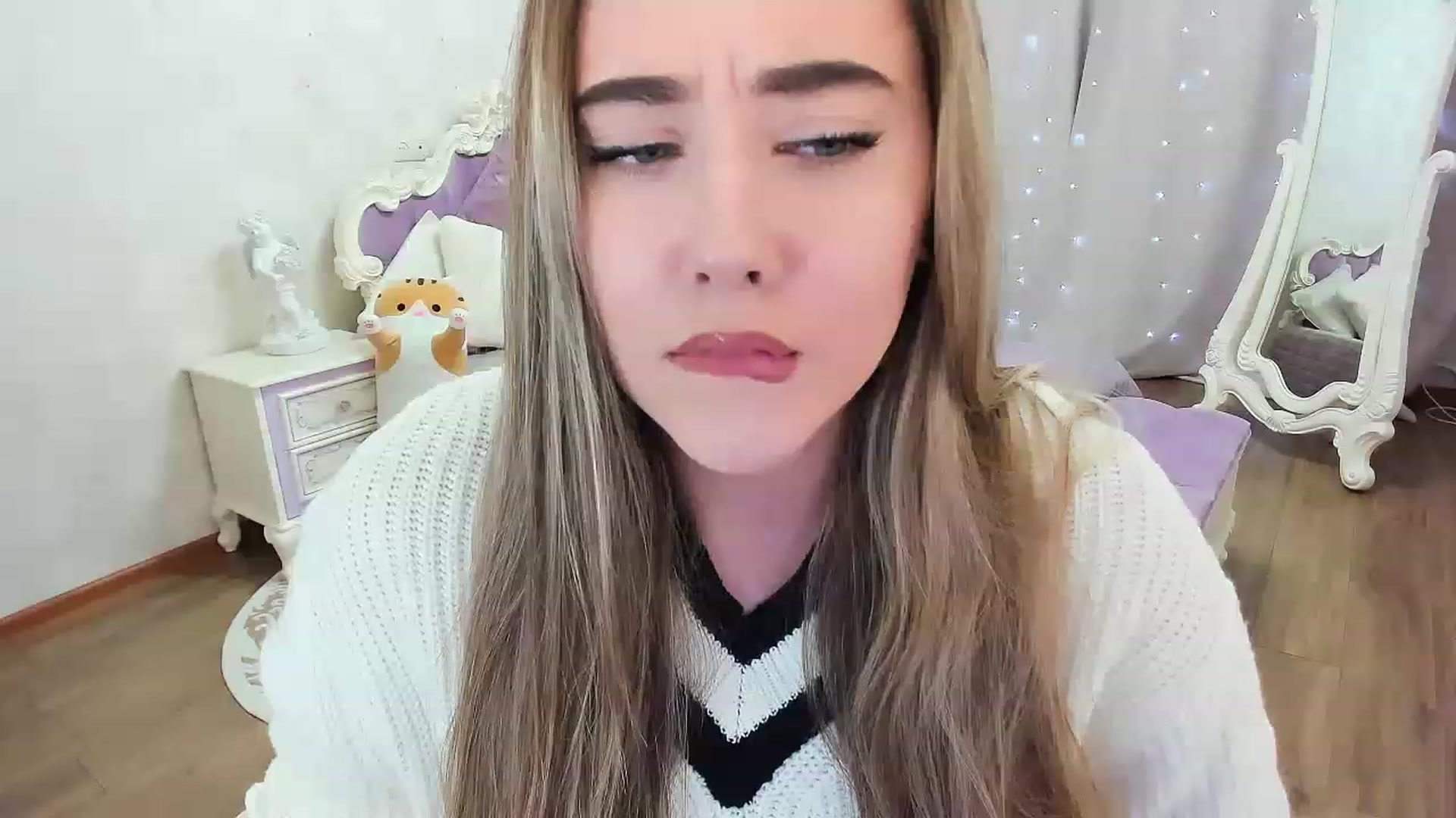 Gallery image thumbnail from Auroraa__'s myfreecams stream on, 11/16/2022, 12:46 image 20 of 20