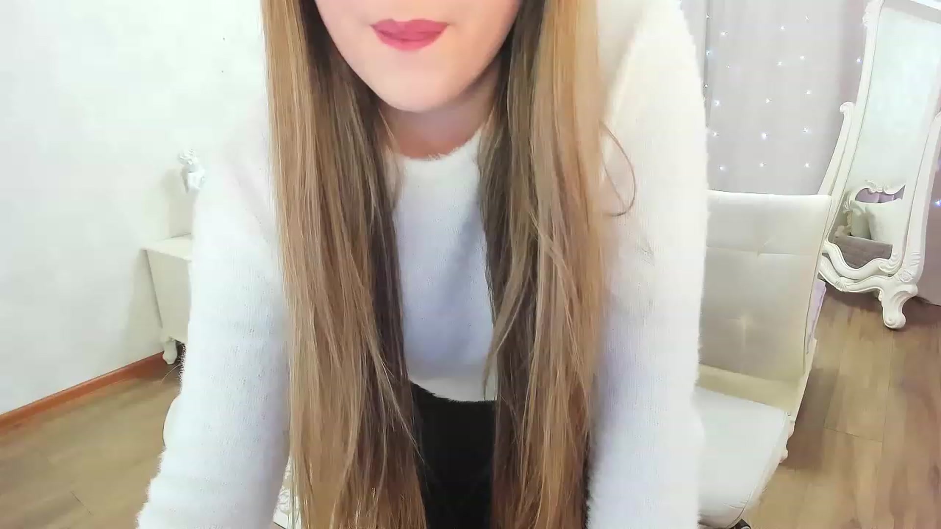 Gallery image thumbnail from Auroraa__'s myfreecams stream on, 11/18/2022, 12:57 image 1 of 20