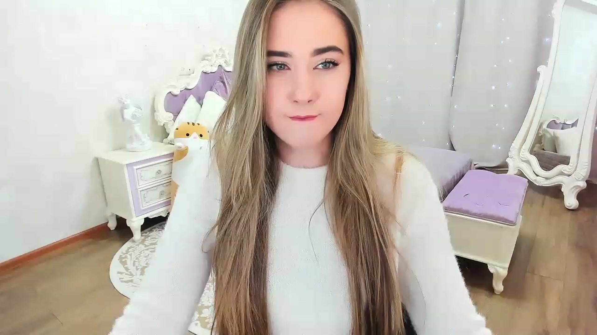 Gallery image thumbnail from Auroraa__'s myfreecams stream on, 11/18/2022, 12:57 image 7 of 20