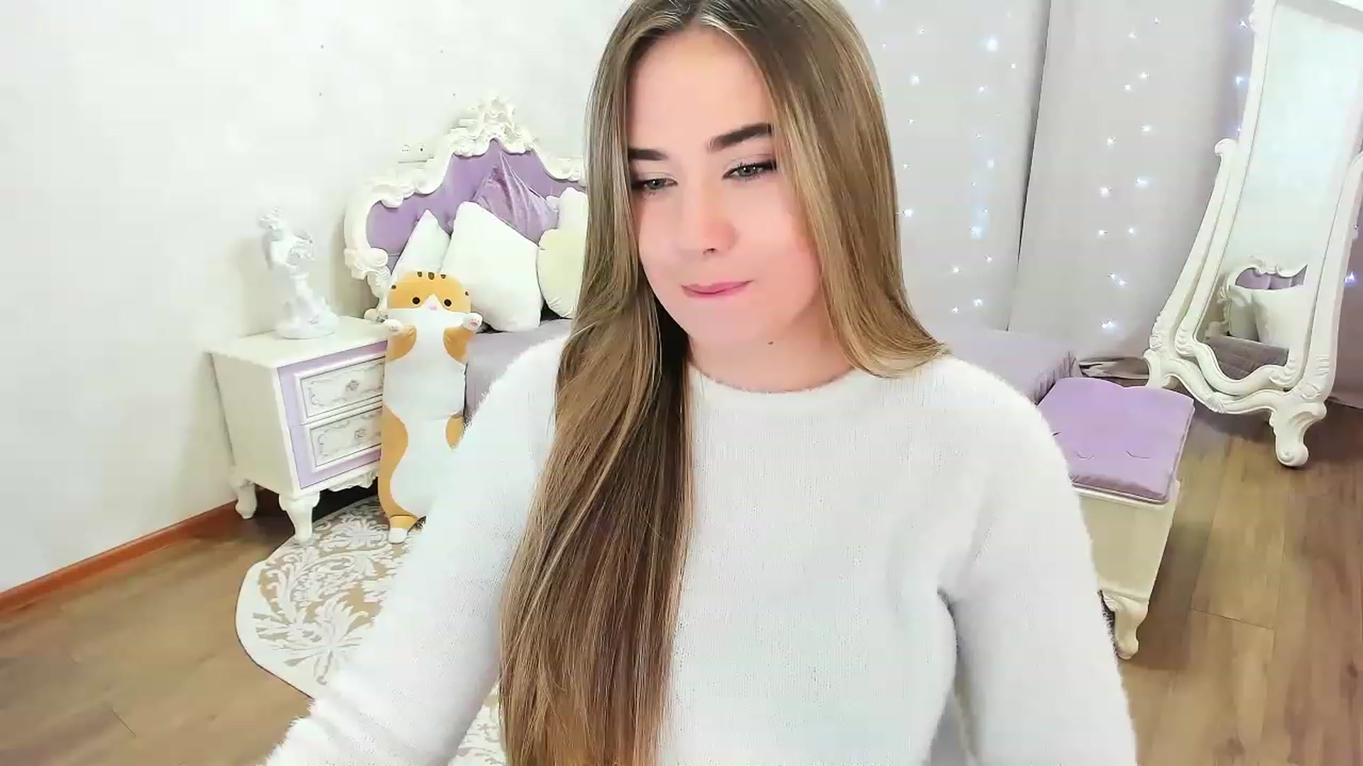 Gallery image thumbnail from Auroraa__'s myfreecams stream on, 11/18/2022, 17:04 image 18 of 20