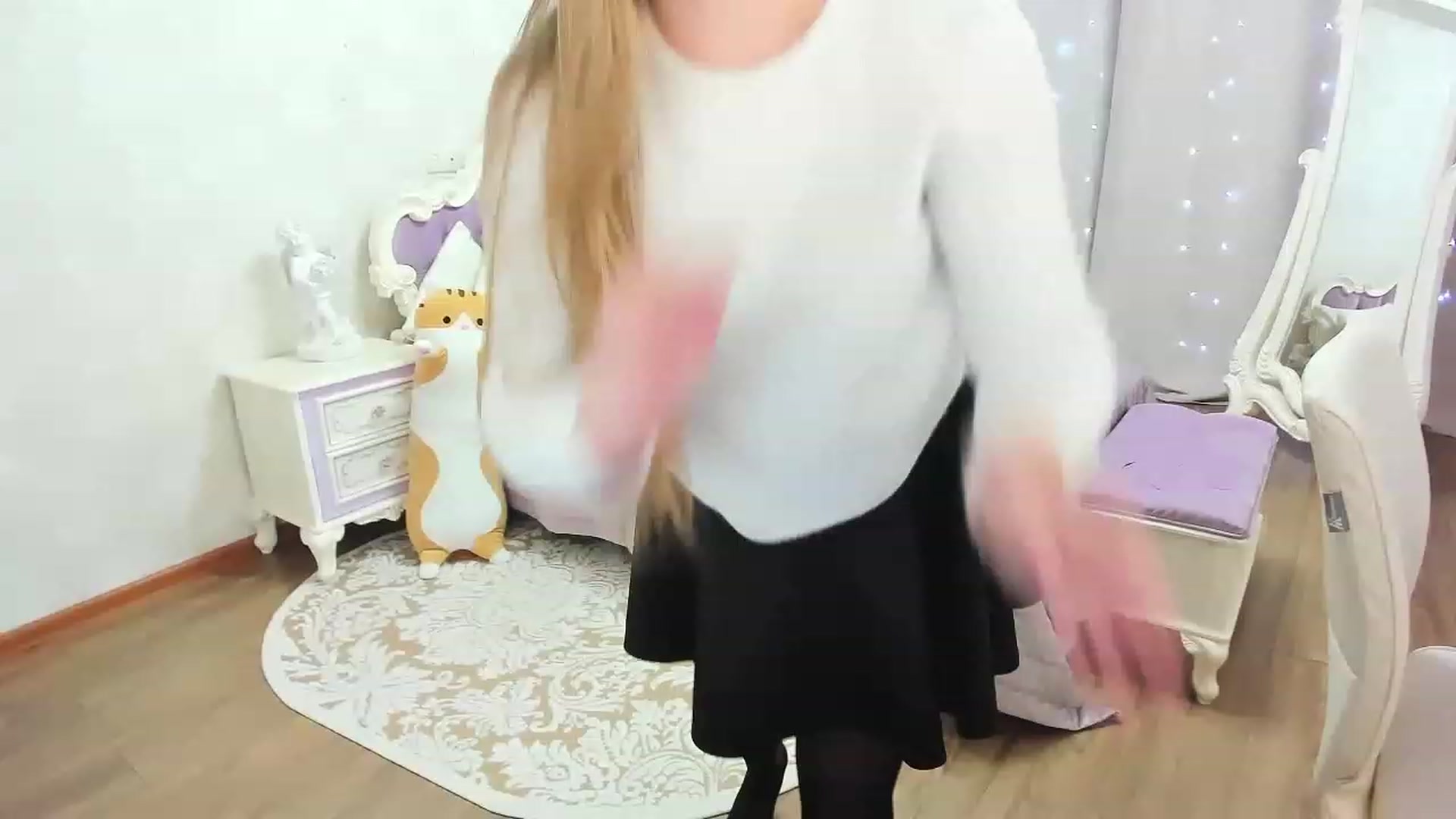 Gallery image thumbnail from Auroraa__'s myfreecams stream on, 11/18/2022, 17:04 image 7 of 20