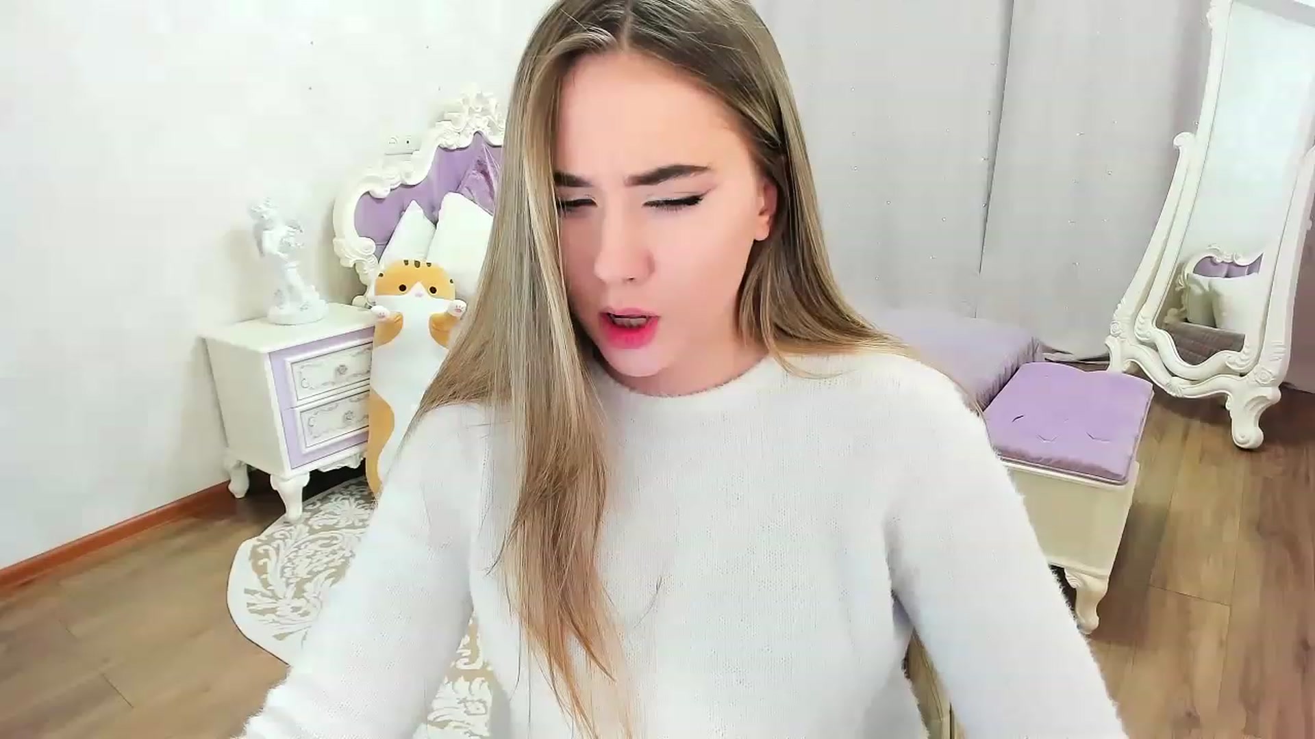 Gallery image thumbnail from Auroraa__'s myfreecams stream on, 11/18/2022, 17:04 image 9 of 20