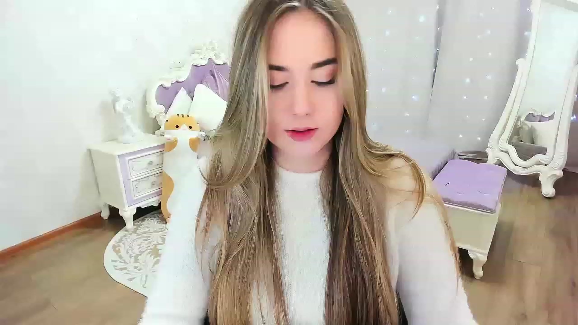 Gallery image thumbnail from Auroraa__'s myfreecams stream on, 11/18/2022, 17:04 image 6 of 20