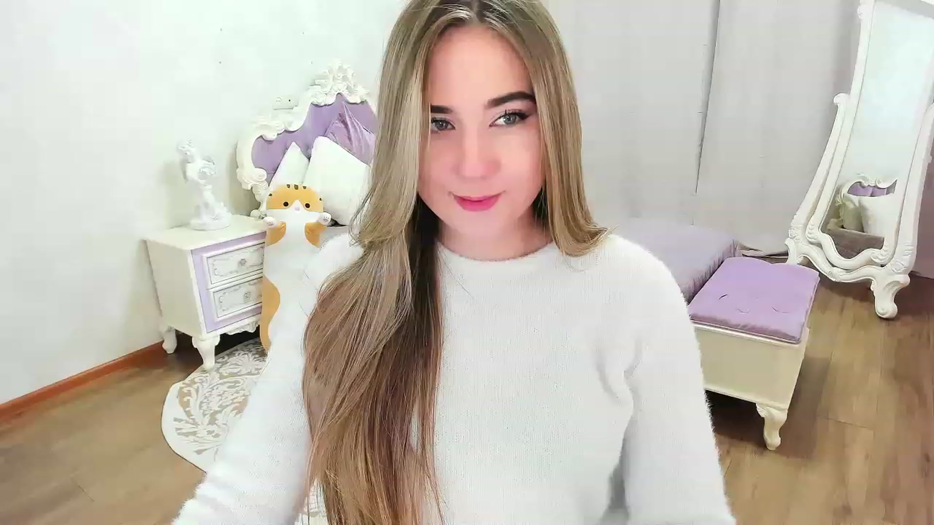 Gallery image thumbnail from Auroraa__'s myfreecams stream on, 11/18/2022, 17:04 image 13 of 20