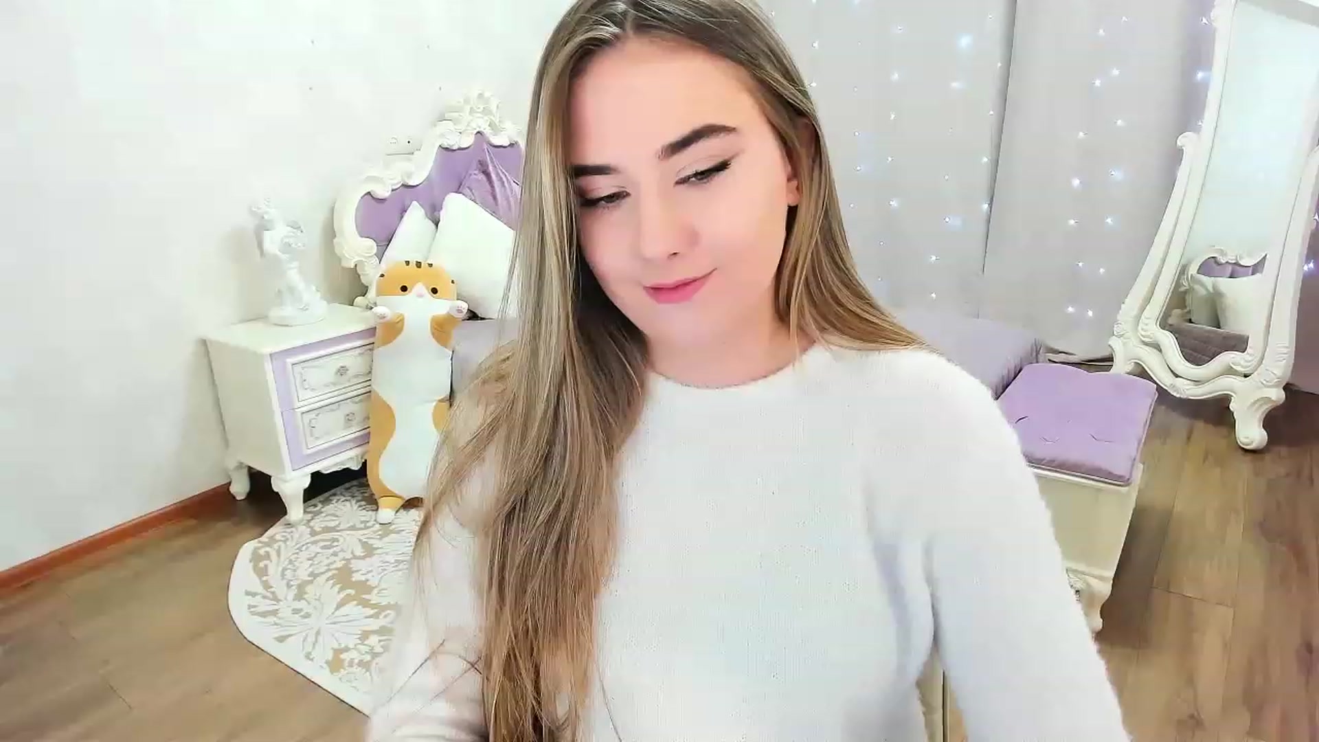 Gallery image thumbnail from Auroraa__'s myfreecams stream on, 11/18/2022, 17:04 image 10 of 20