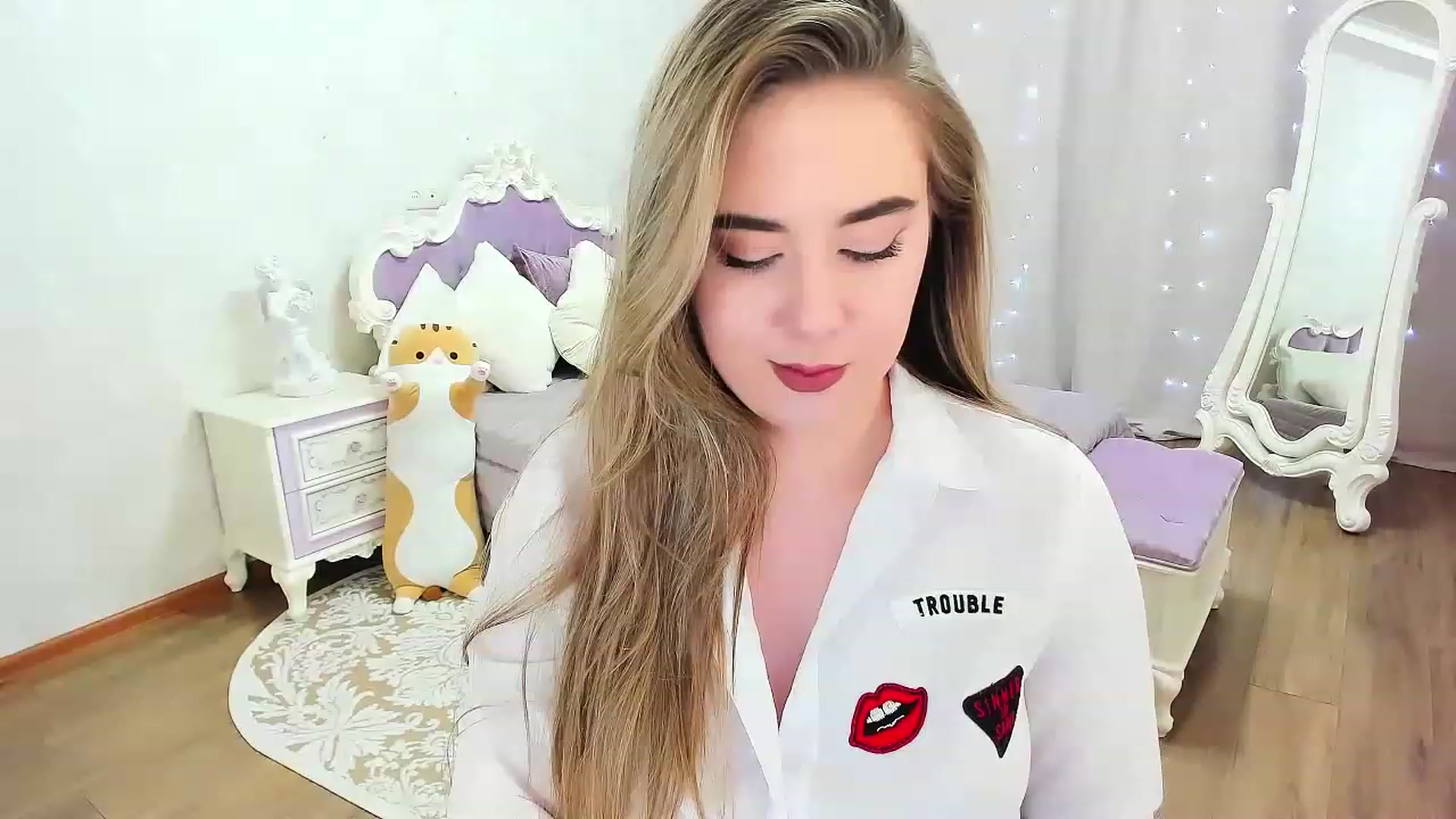 Gallery image thumbnail from Auroraa__'s myfreecams stream on, 11/19/2022, 15:12 image 1 of 20