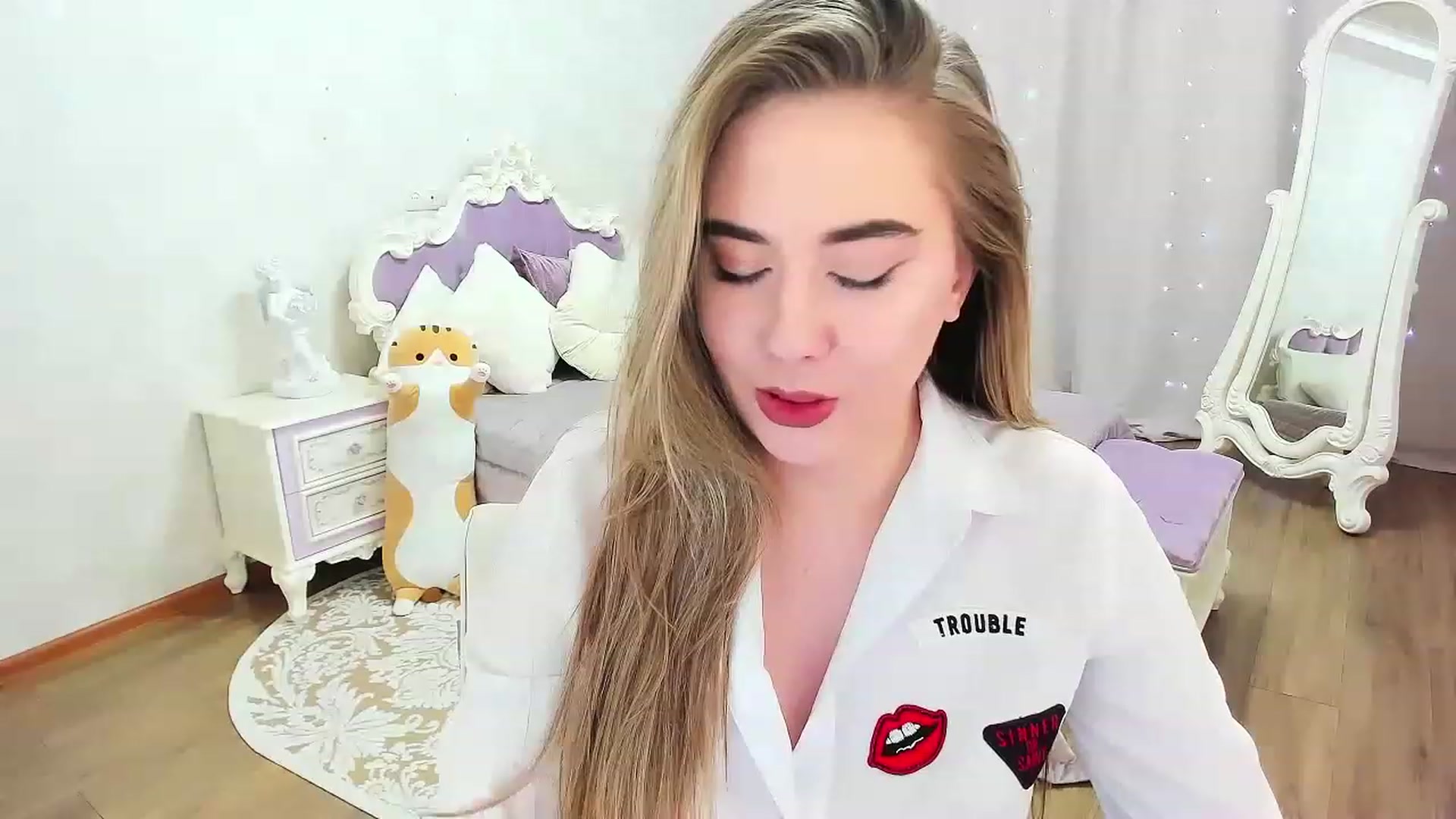 Gallery image thumbnail from Auroraa__'s myfreecams stream on, 11/19/2022, 15:12 image 13 of 20
