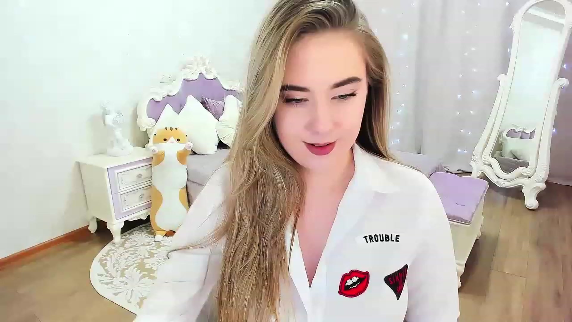 Gallery image thumbnail from Auroraa__'s myfreecams stream on, 11/19/2022, 15:12 image 2 of 20