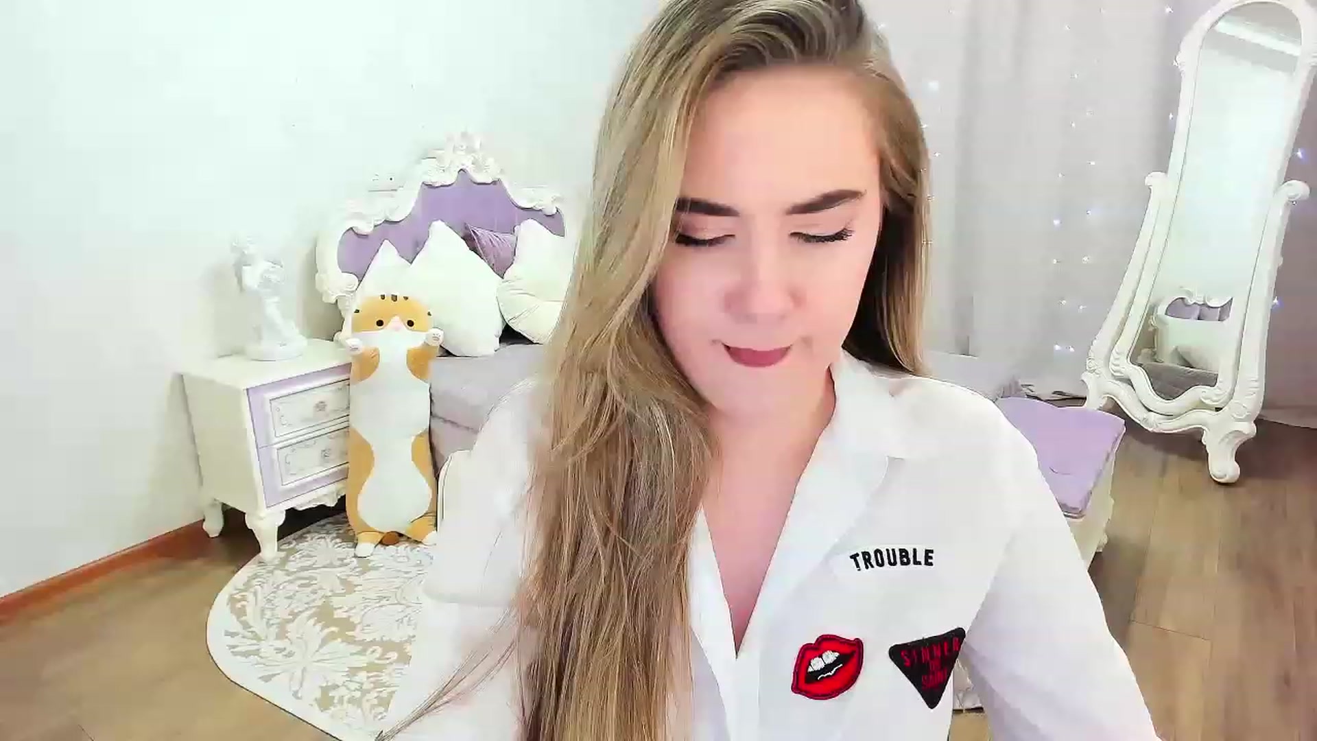 Gallery image thumbnail from Auroraa__'s myfreecams stream on, 11/19/2022, 15:12 image 5 of 20