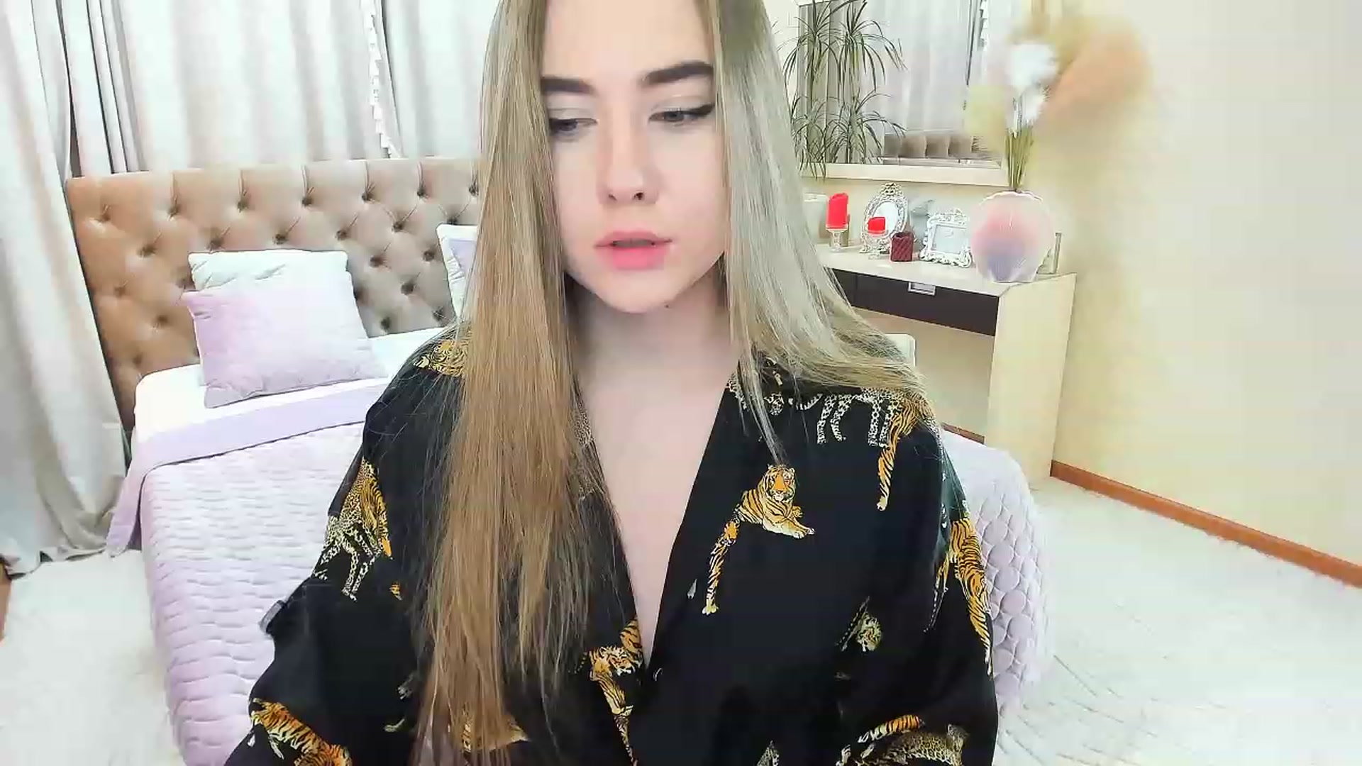 Gallery image thumbnail from Auroraa__'s myfreecams stream on, 11/24/2022, 11:05 image 16 of 20