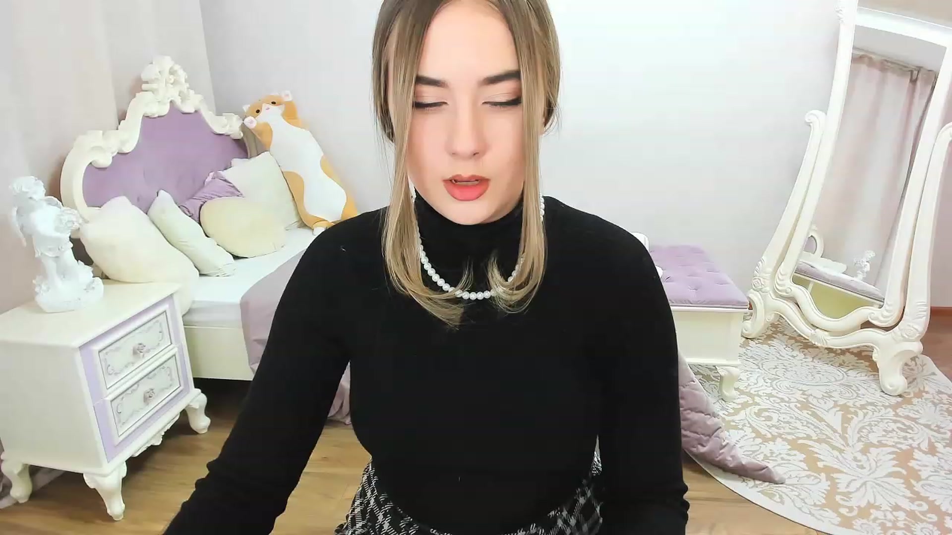 Gallery image thumbnail from Auroraa__'s myfreecams stream on, 11/26/2022, 10:25 image 5 of 20