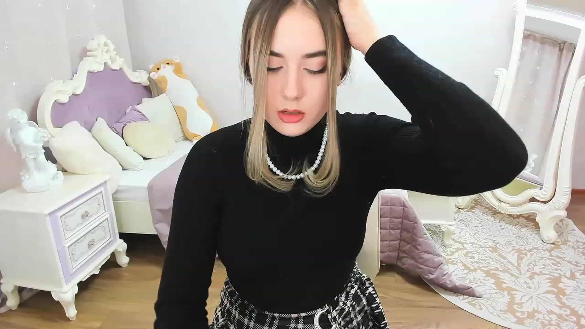 Gallery image thumbnail from Auroraa__'s myfreecams stream on, 11/26/2022, 10:25 image 6 of 20