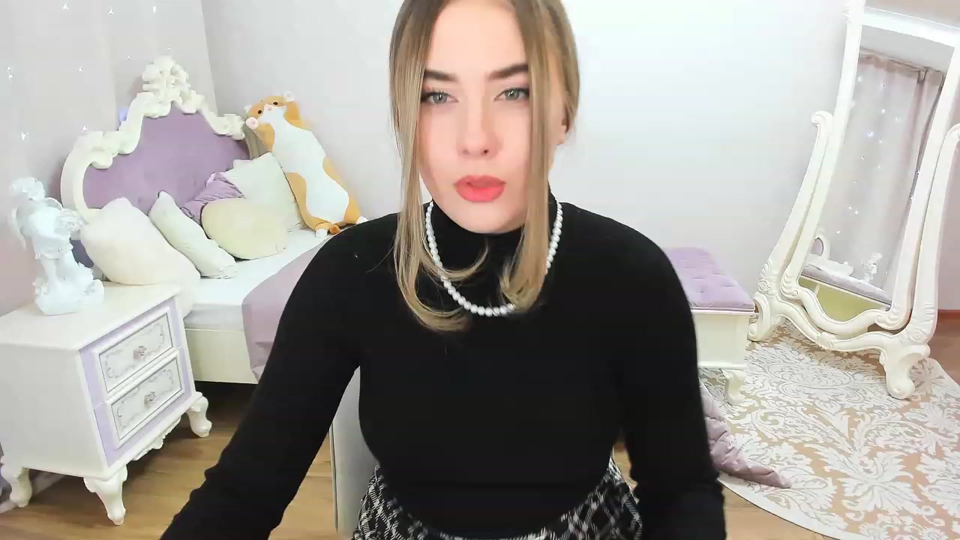 Gallery image thumbnail from Auroraa__'s myfreecams stream on, 11/26/2022, 10:25 image 13 of 20