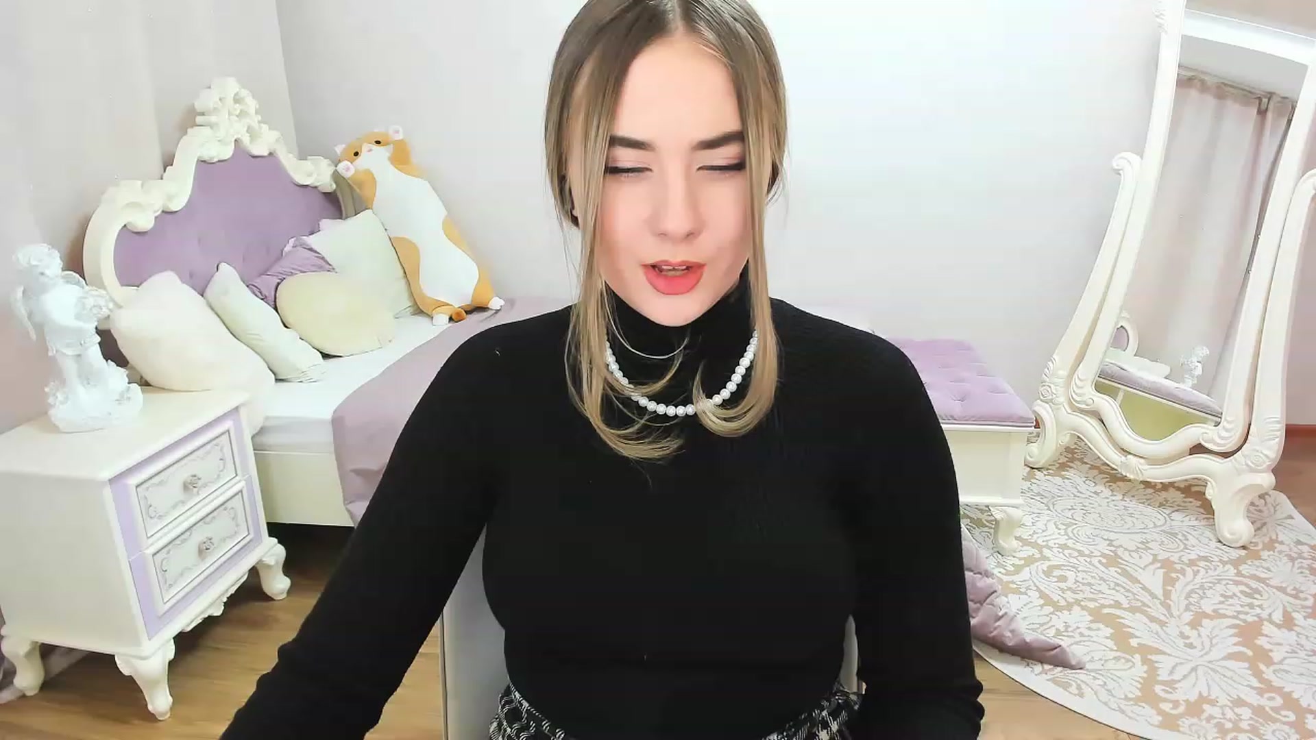 Gallery image thumbnail from Auroraa__'s myfreecams stream on, 11/26/2022, 10:25 image 16 of 20