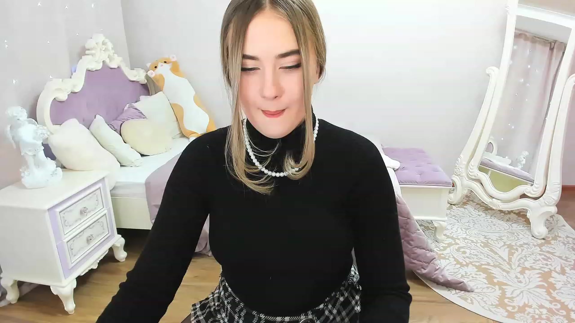 Gallery image thumbnail from Auroraa__'s myfreecams stream on, 11/26/2022, 10:25 image 18 of 20