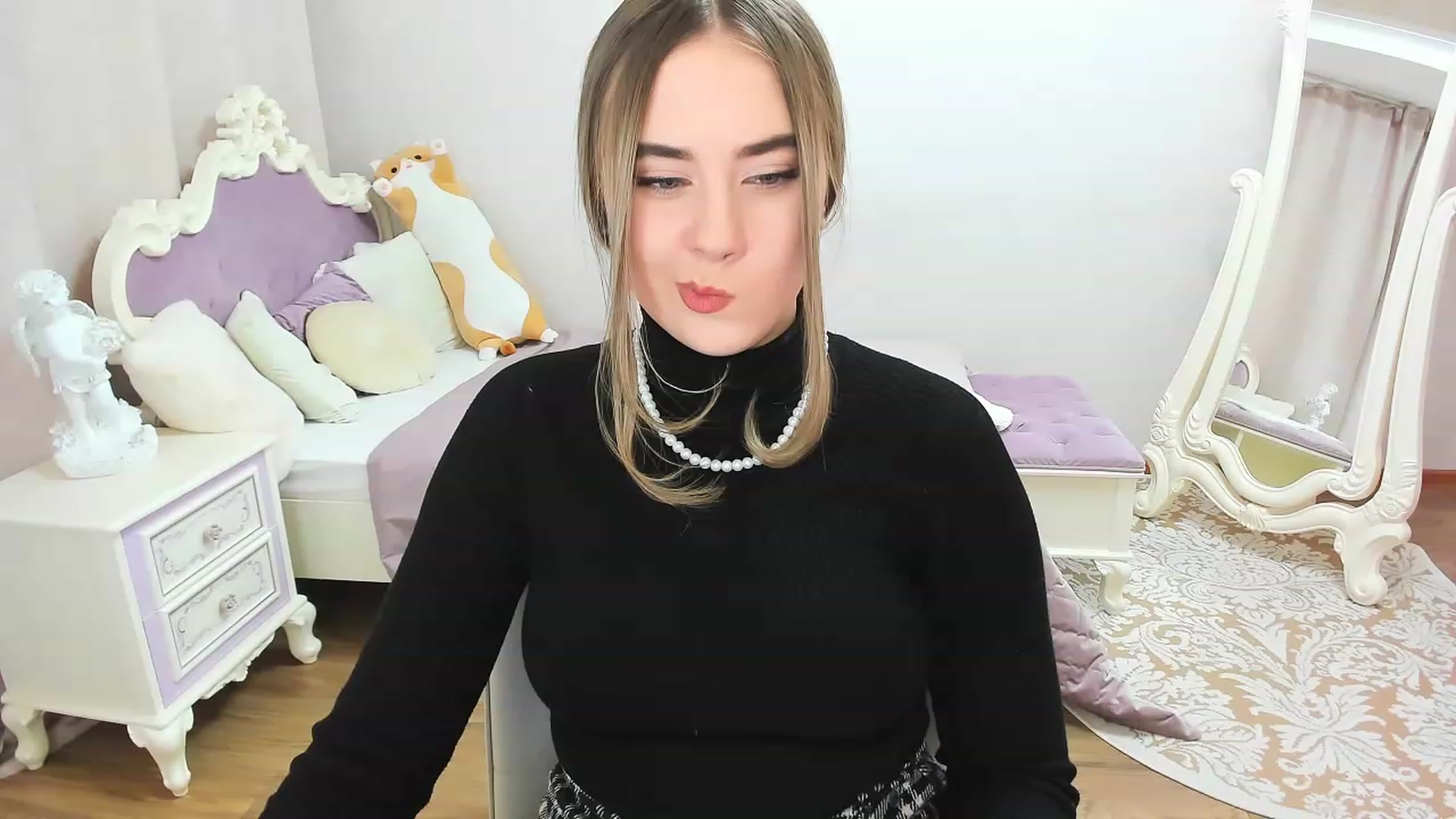 Gallery image thumbnail from Auroraa__'s myfreecams stream on, 11/26/2022, 10:25 image 15 of 20