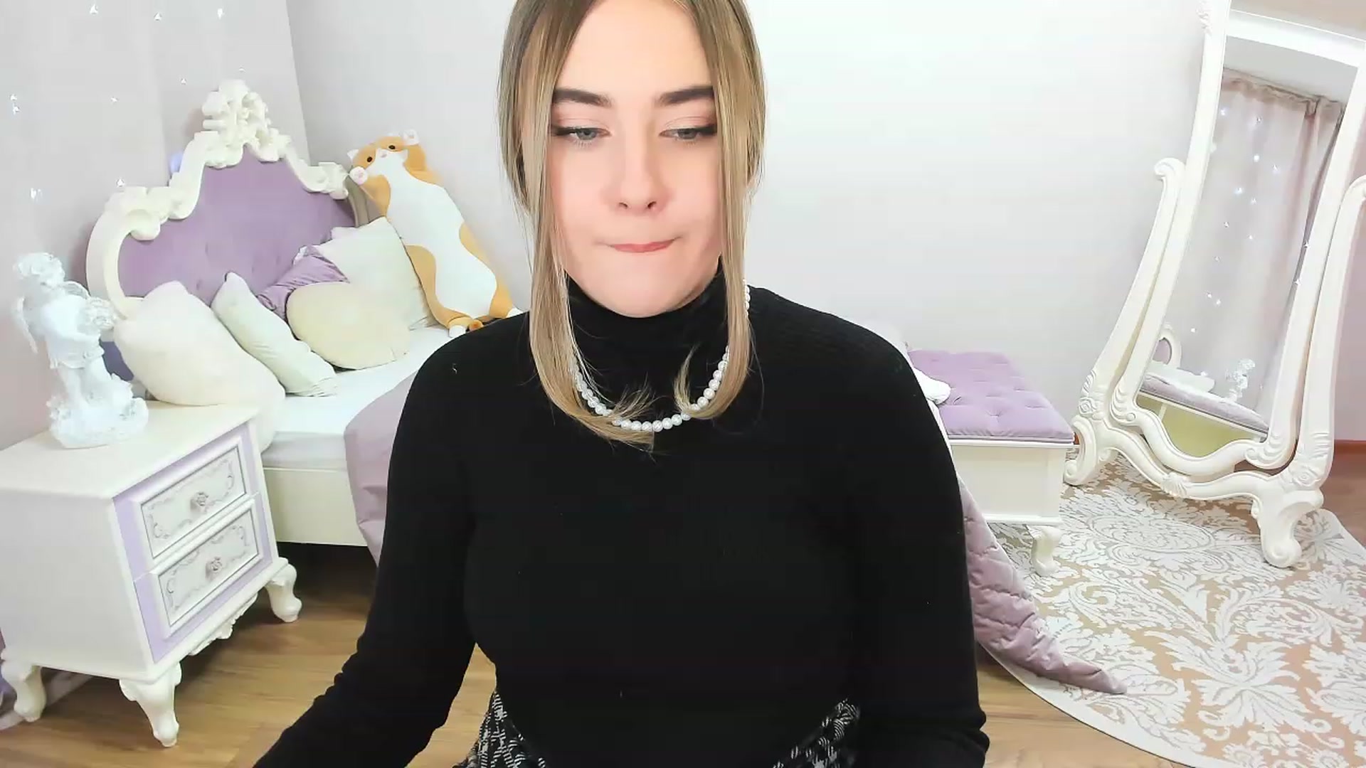 Gallery image thumbnail from Auroraa__'s myfreecams stream on, 11/26/2022, 10:52 image 15 of 20