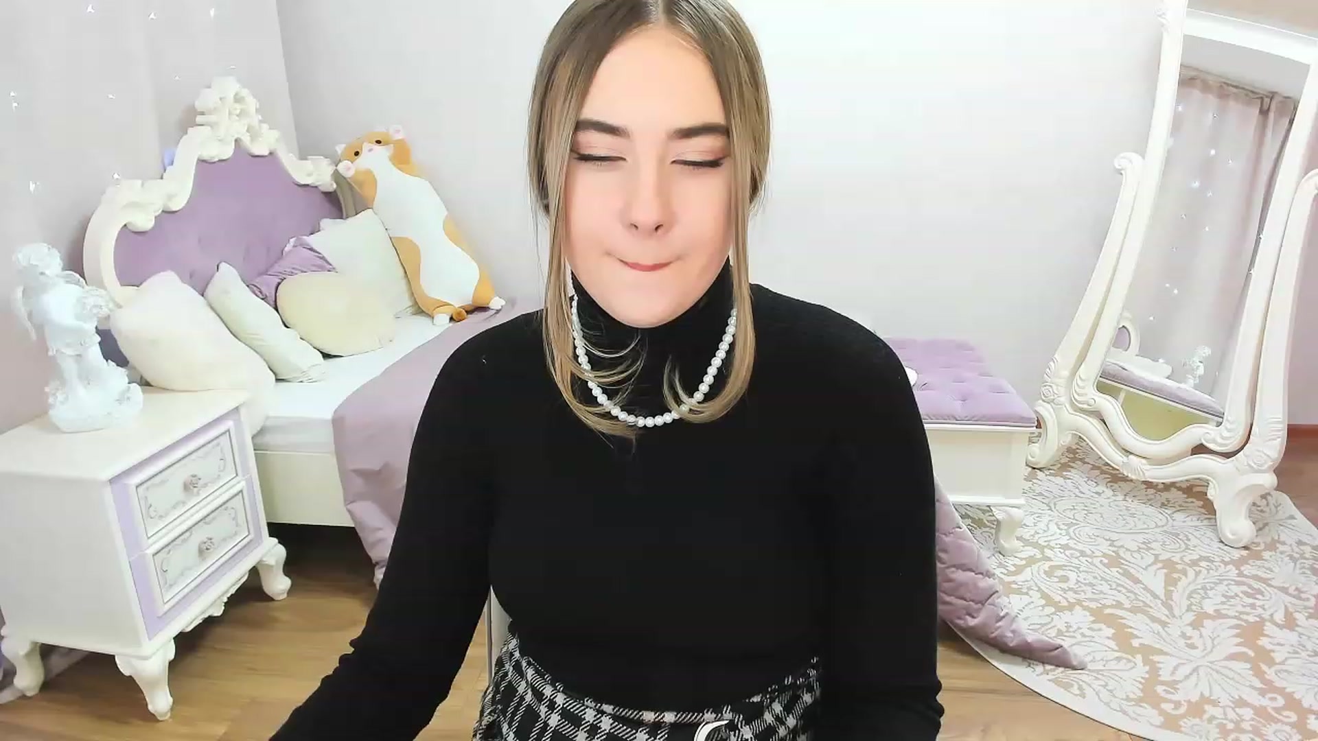 Gallery image thumbnail from Auroraa__'s myfreecams stream on, 11/26/2022, 10:52 image 11 of 20