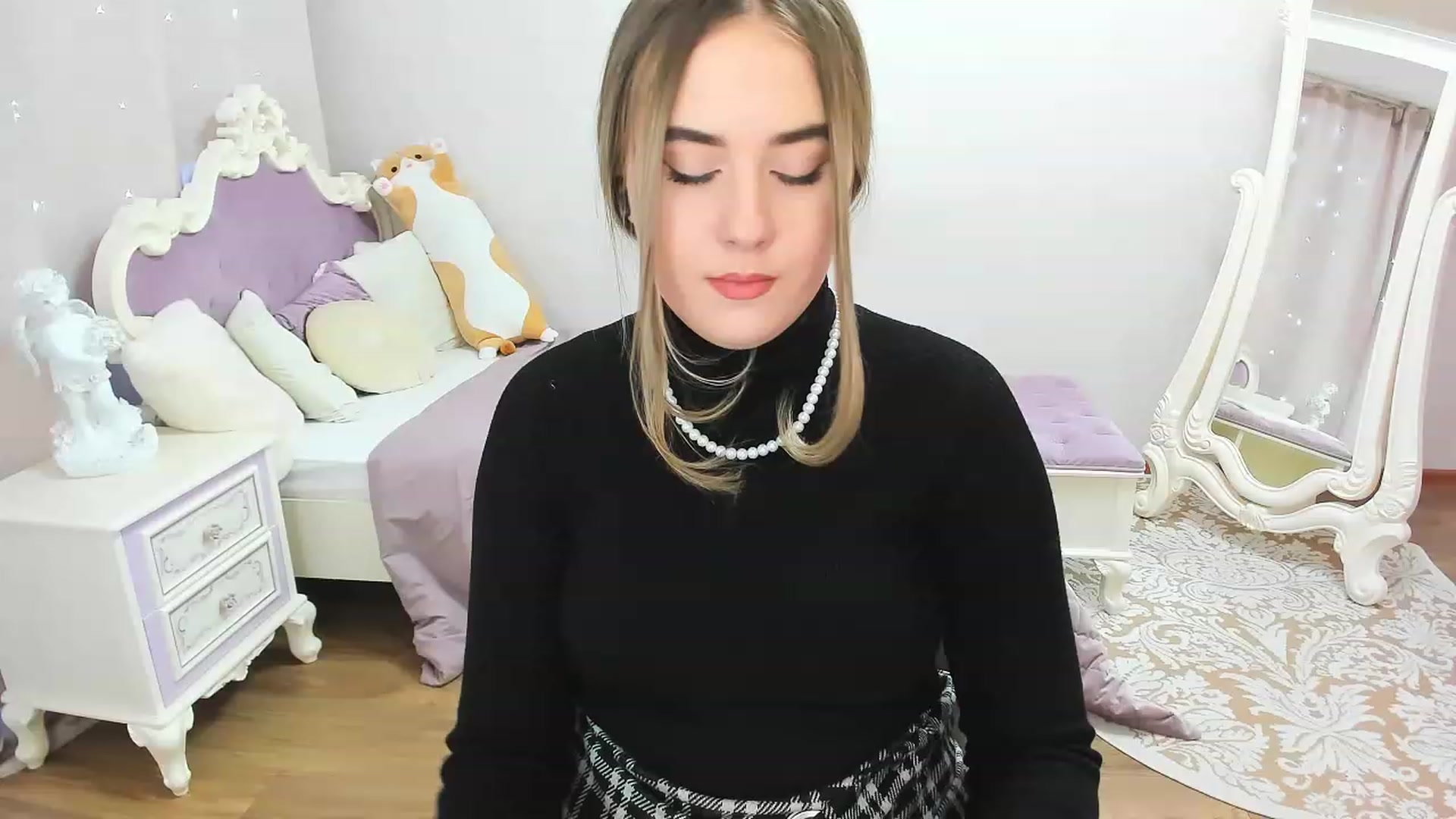Gallery image thumbnail from Auroraa__'s myfreecams stream on, 11/26/2022, 10:52 image 7 of 20