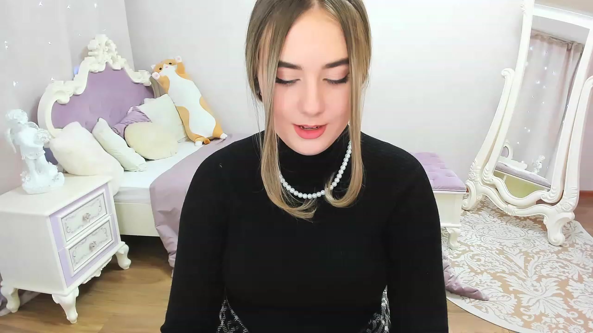 Gallery image thumbnail from Auroraa__'s myfreecams stream on, 11/26/2022, 10:52 image 17 of 20
