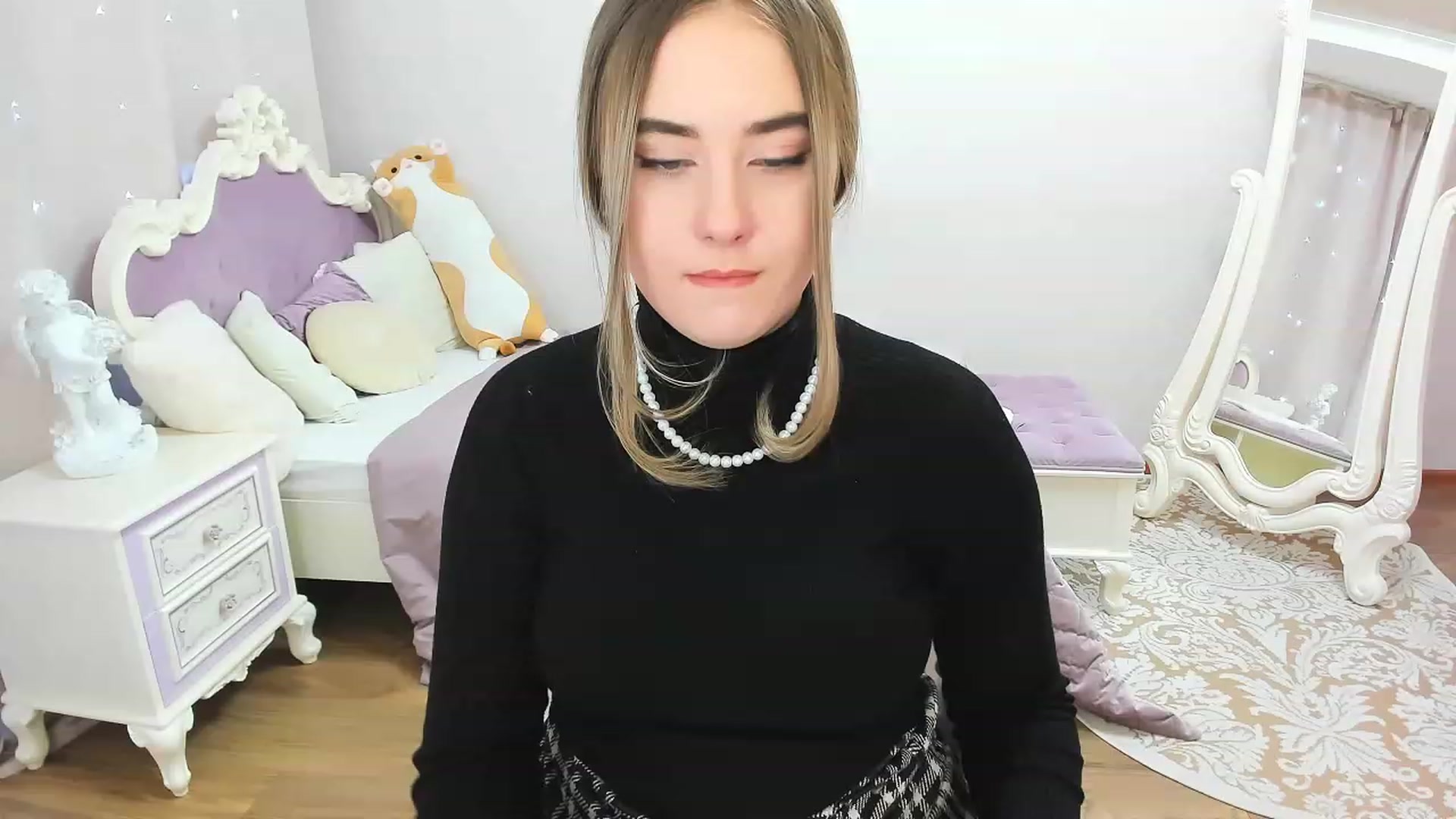 Gallery image thumbnail from Auroraa__'s myfreecams stream on, 11/26/2022, 10:52 image 1 of 20