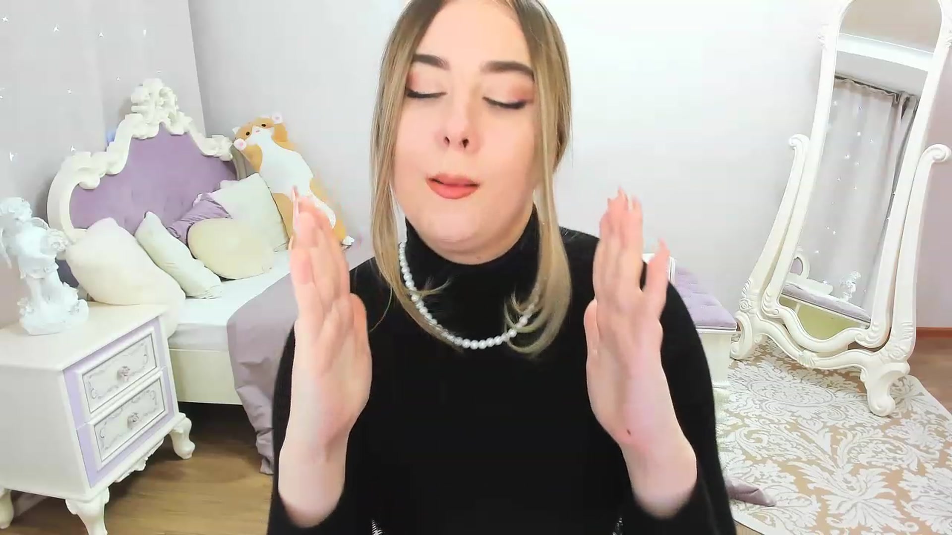 Gallery image thumbnail from Auroraa__'s myfreecams stream on, 11/26/2022, 13:52 image 11 of 20